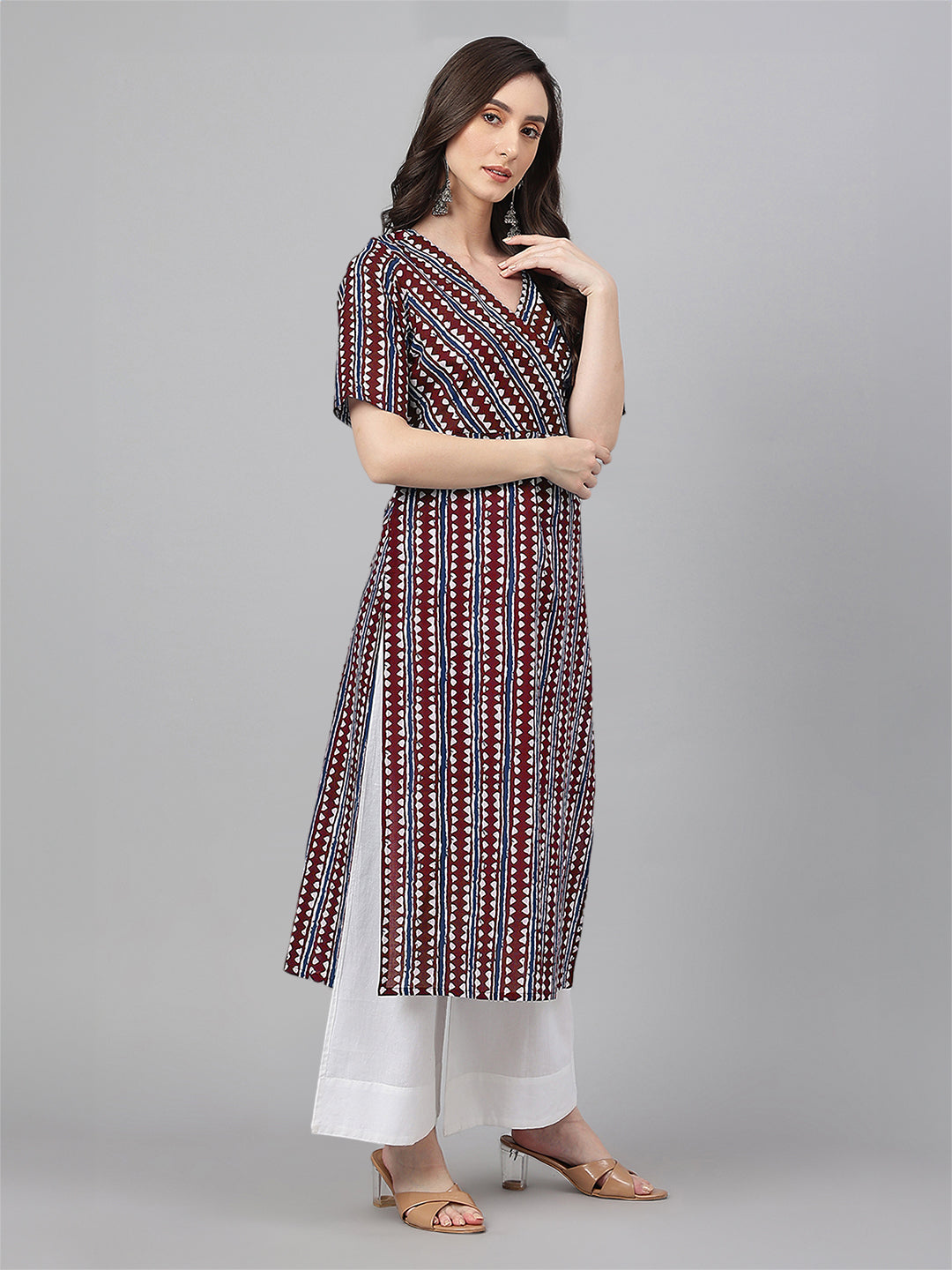 Janasya Dark Cotton Geometric Straight Kurta - Swadesiicart