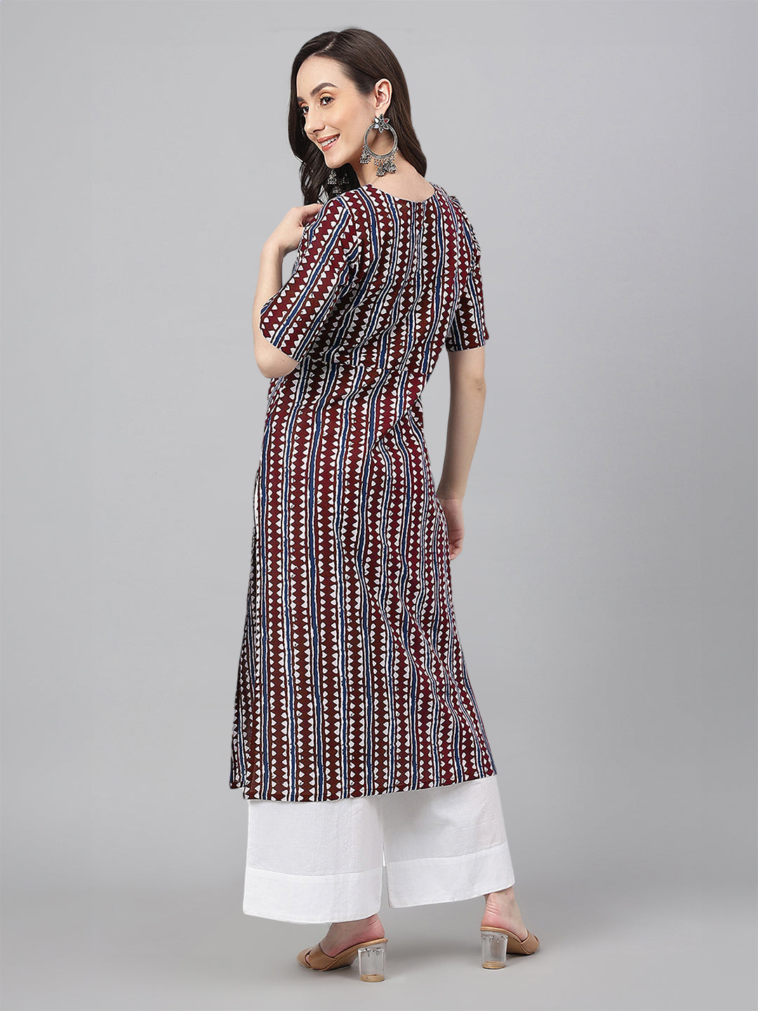 Janasya Dark Cotton Geometric Straight Kurta - Swadesiicart