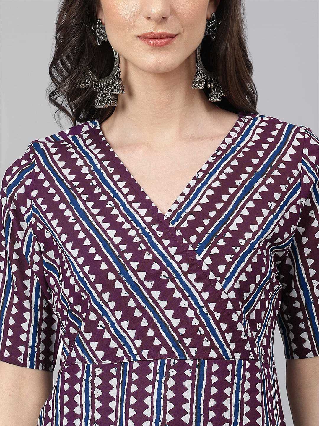 Janasya Dark Cotton Geometric Straight Kurta - Swadesiicart