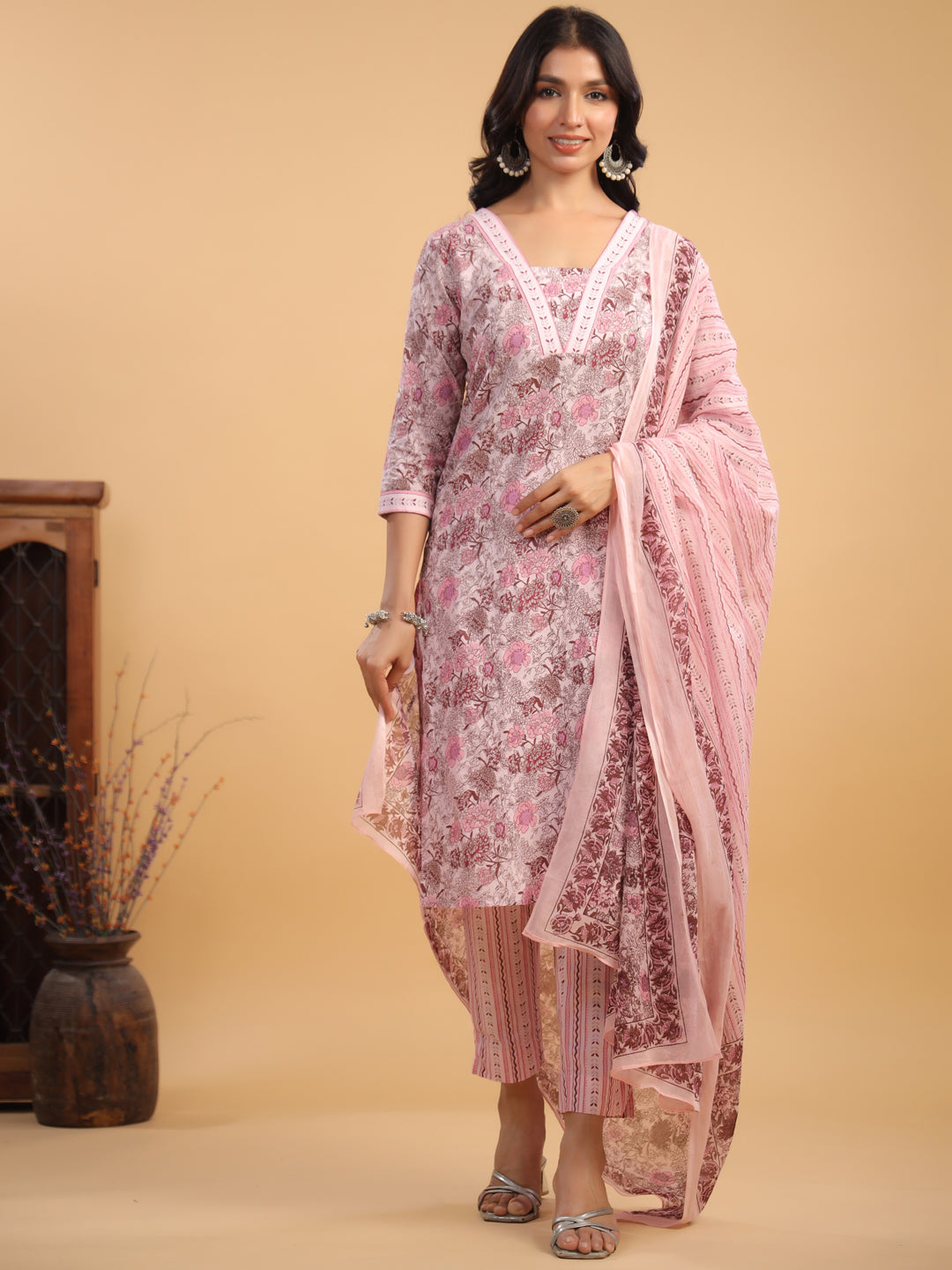 Janasya Light Cotton Floral Straight Kurta Set | Swadesiicart