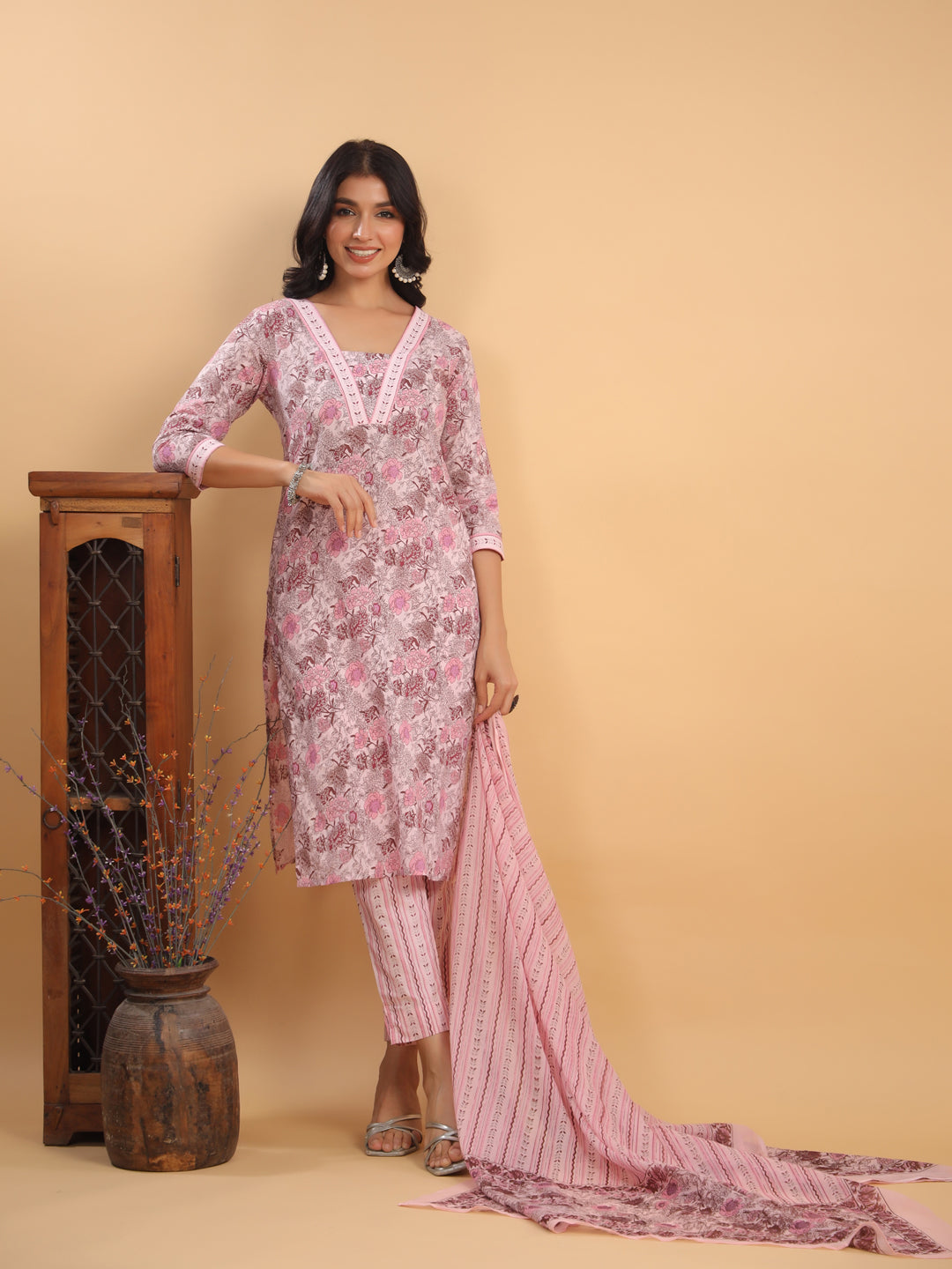Janasya Light Cotton Floral Straight Kurta Set | Swadesiicart