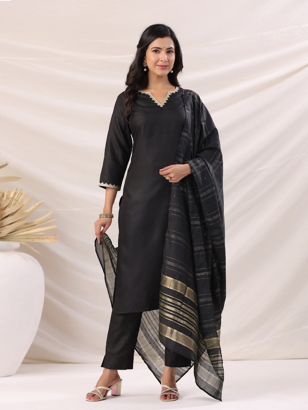 Janasya Dark Cotton Blend Solid Straight Kurta Set | Swadesiicart