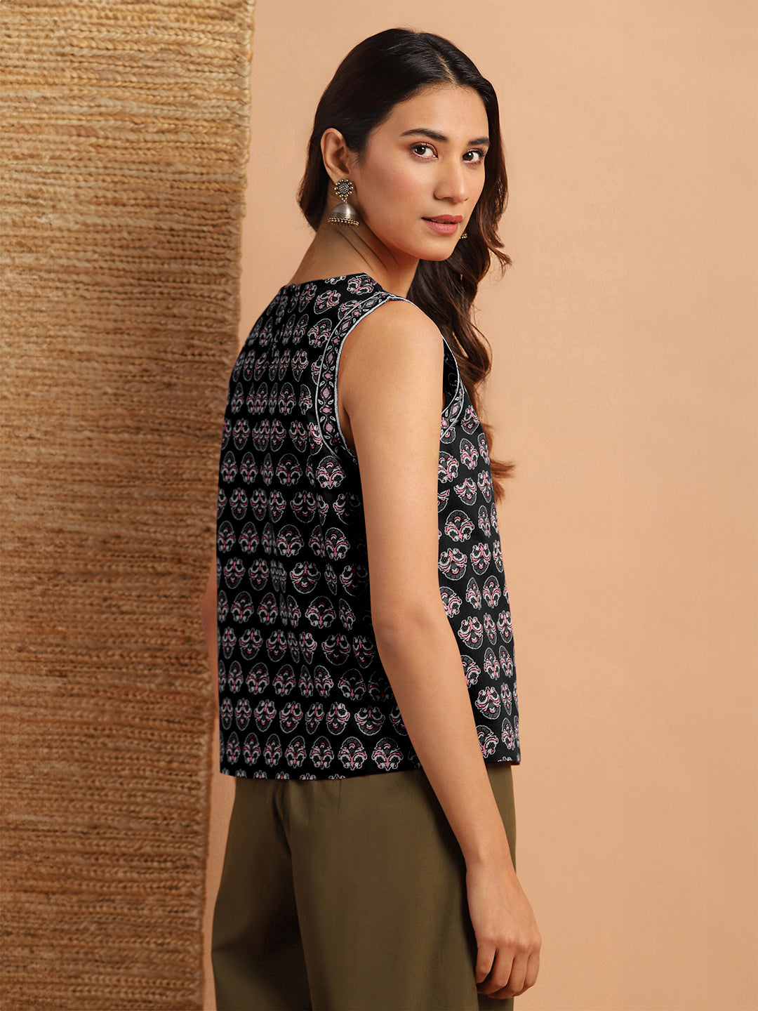 Janasya Dark Cotton Floral Regular Top | Swadesiicart
