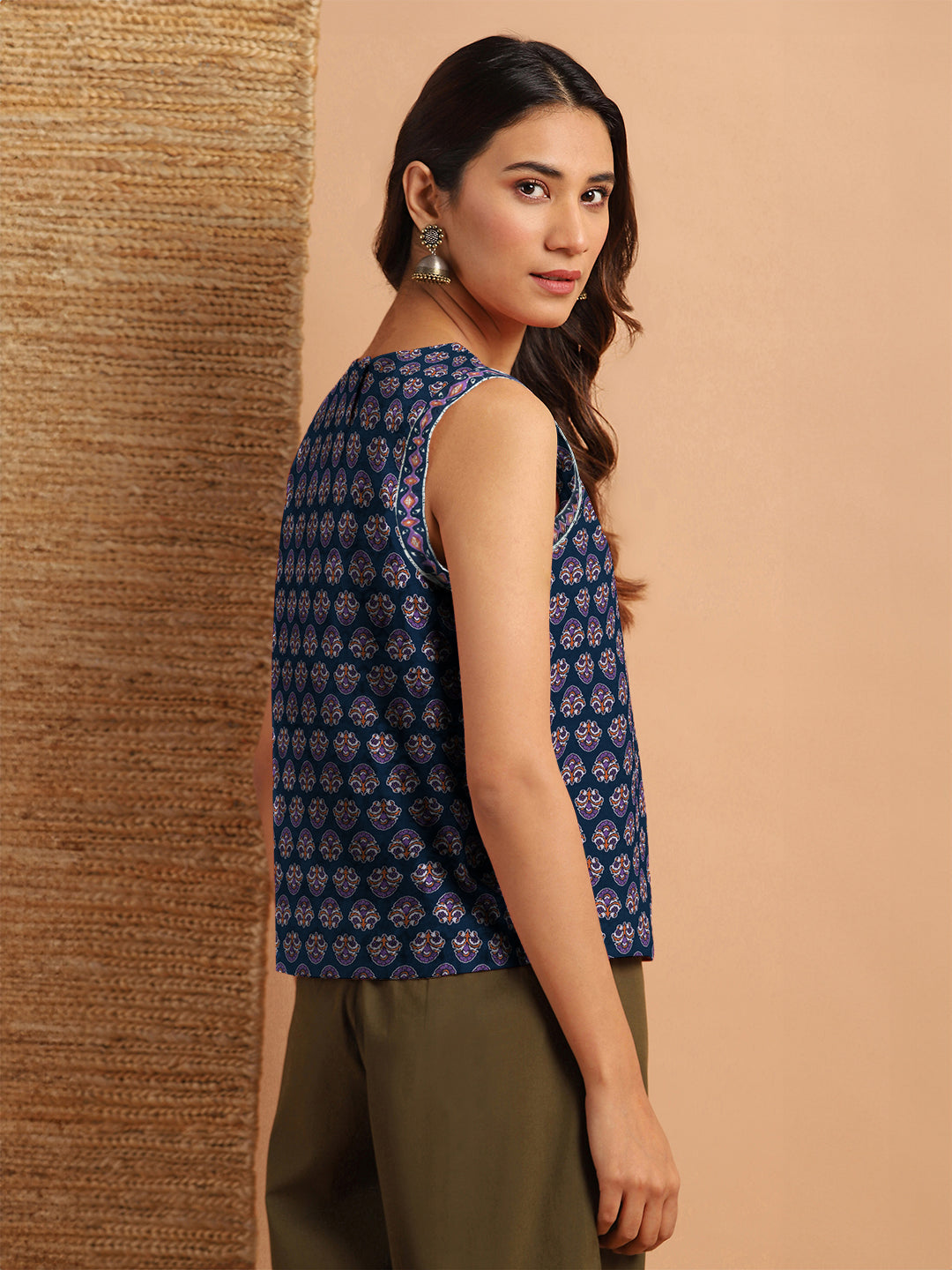 Janasya Dark Cotton Floral Straight Top | Swadesiicart