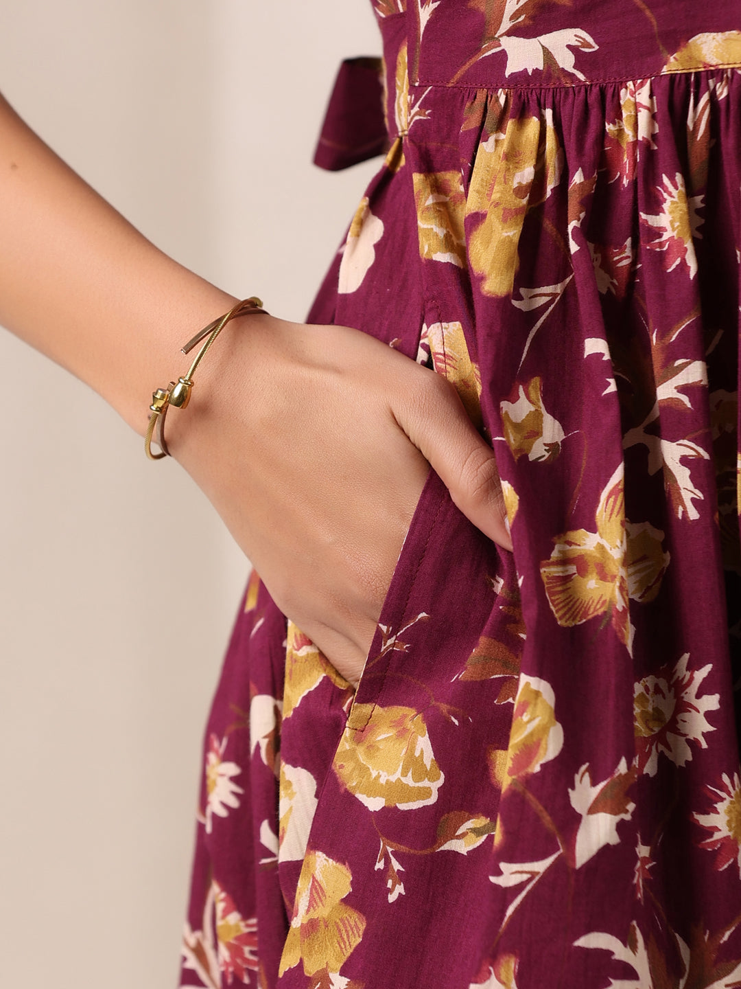 Janasya Dark Cotton Floral Gathered Dress | Swadesiicart