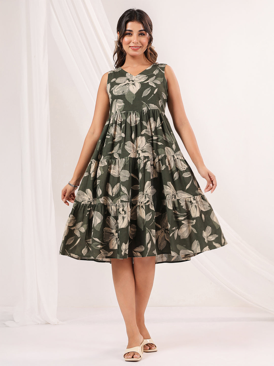 Janasya Dark Cotton Floral Tiered Dress | Swadesiicart