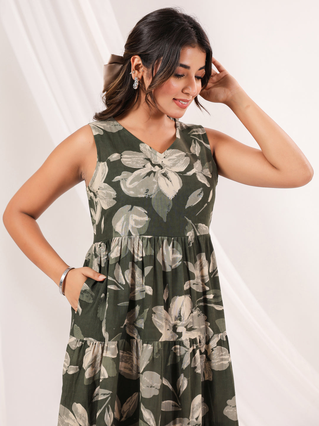 Janasya Dark Cotton Floral Tiered Dress | Swadesiicart