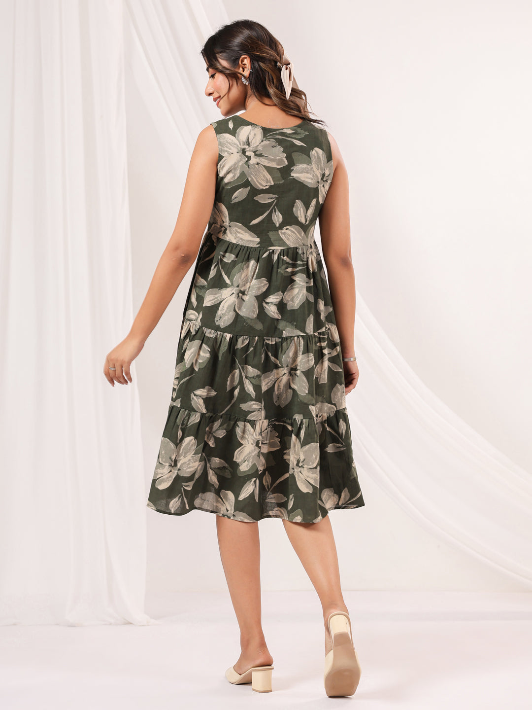 Janasya Dark Cotton Floral Tiered Dress | Swadesiicart