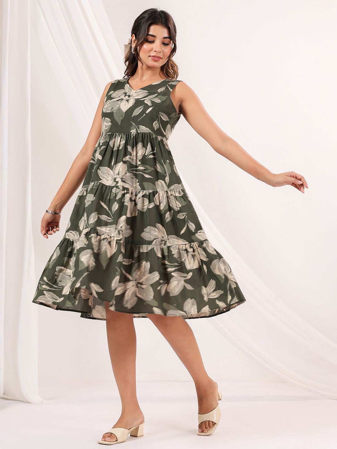 Janasya Dark Cotton Floral Tiered Dress | Swadesiicart