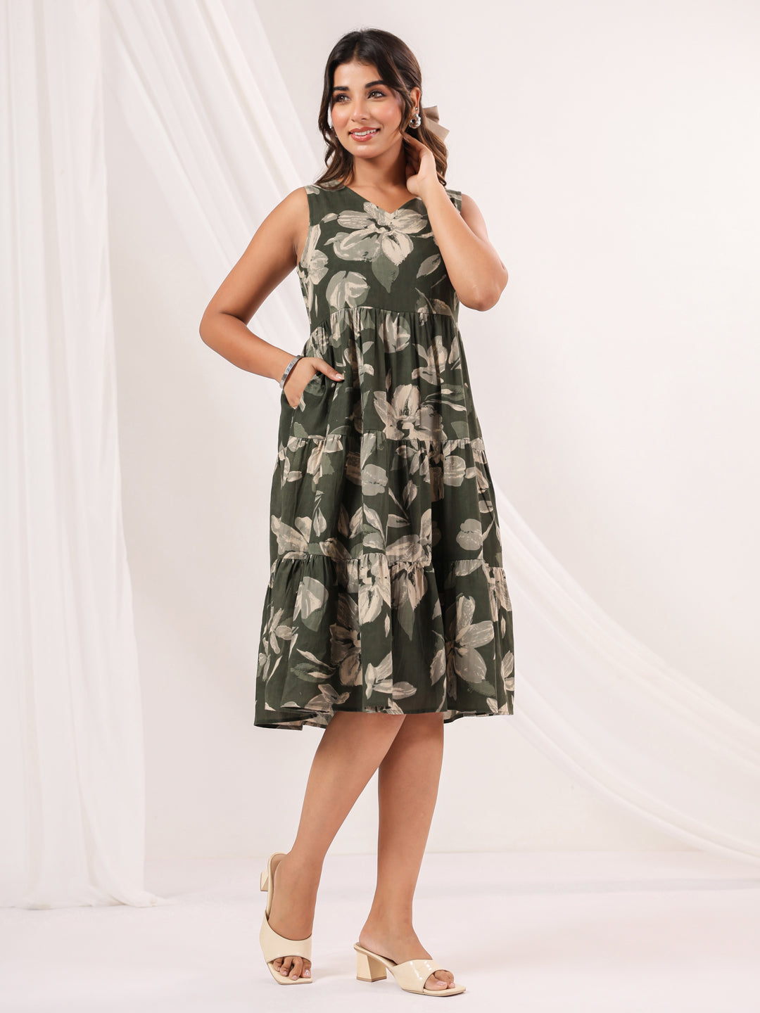 Janasya Dark Cotton Floral Tiered Dress | Swadesiicart