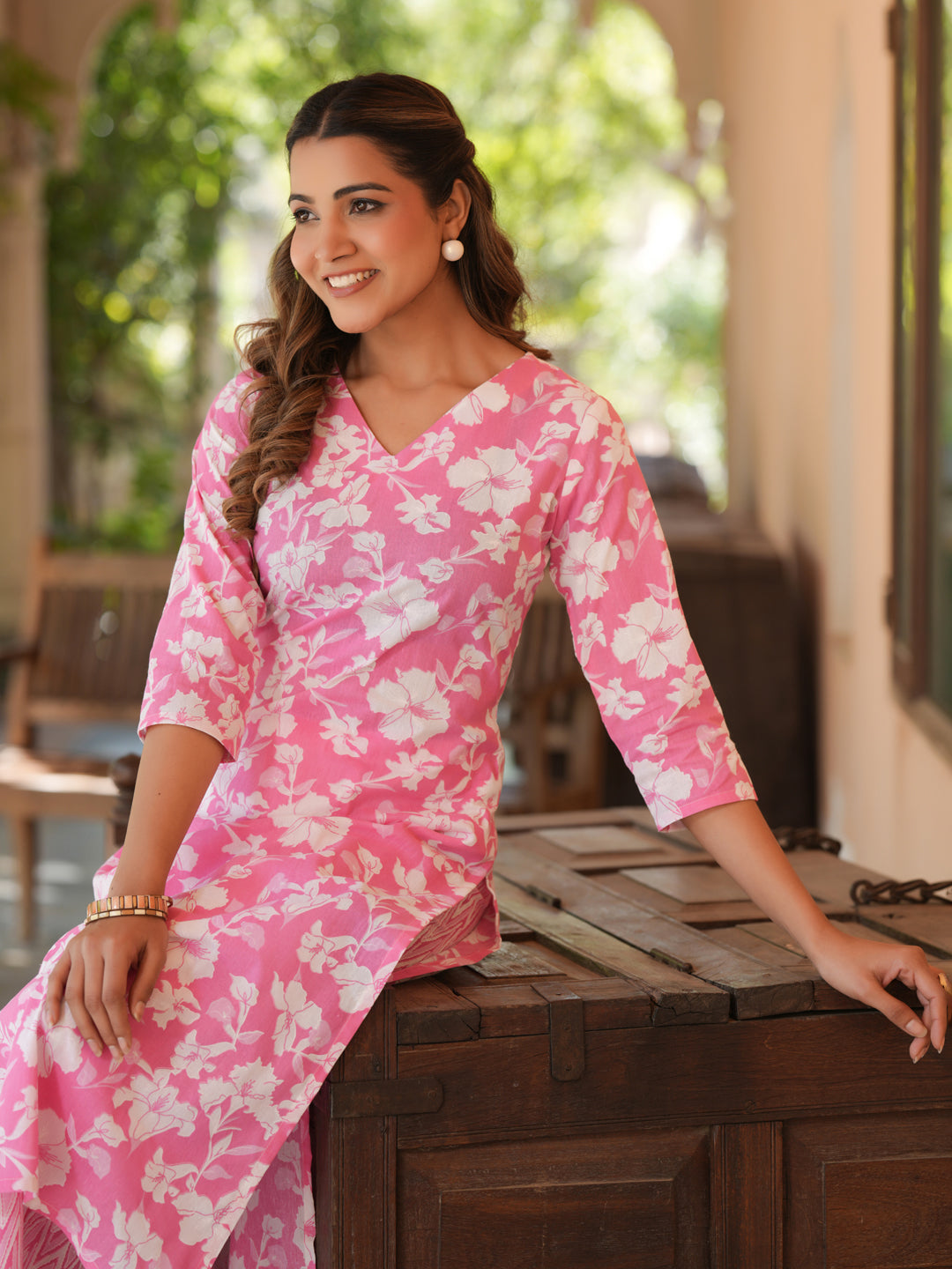 Janasya Light Cotton Floral Straight Kurta Set | Swadesiicart