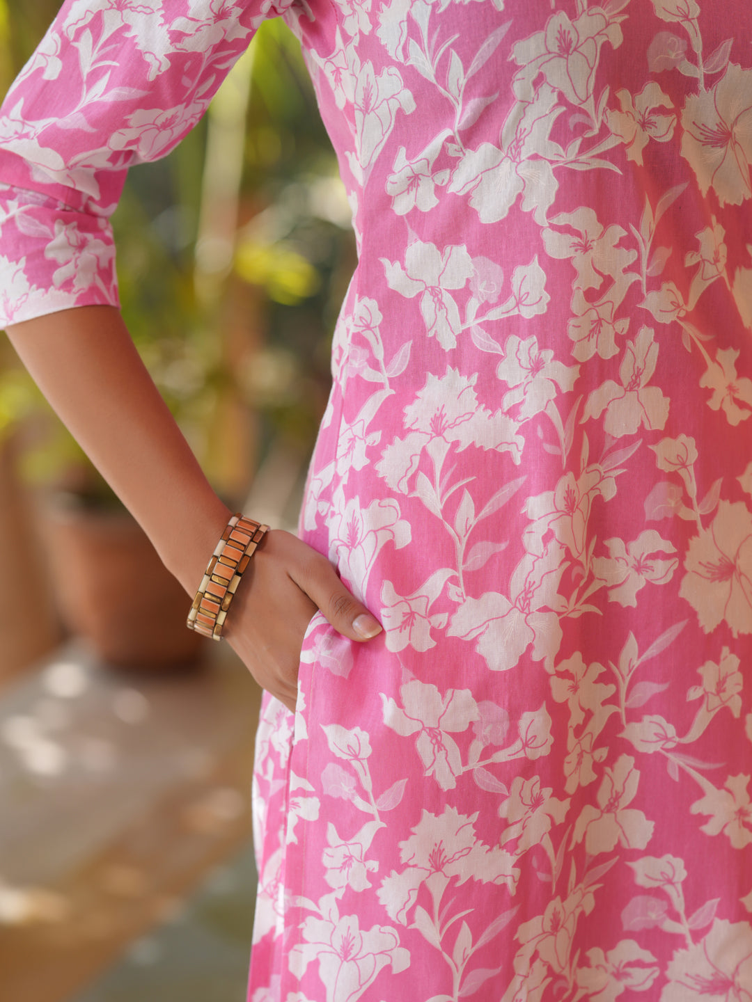 Janasya Light Cotton Floral Straight Kurta Set | Swadesiicart