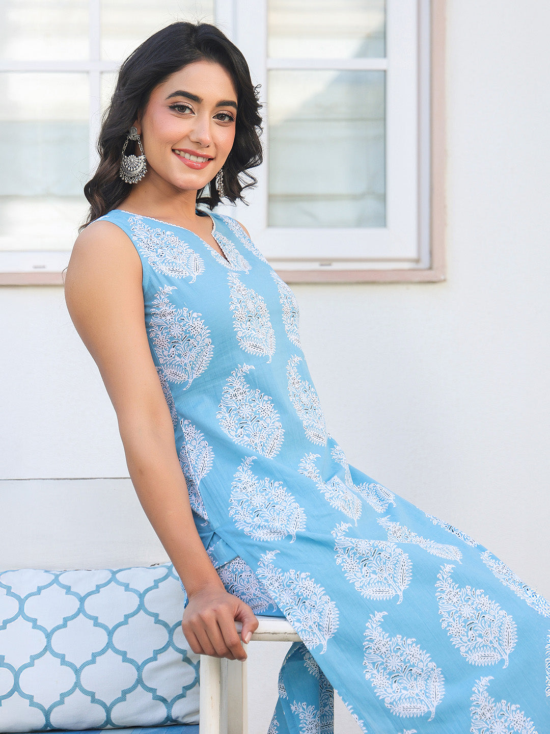 Janasya Light Cotton Ethnic Motifs Straight Kurta Set | Swadesiicart