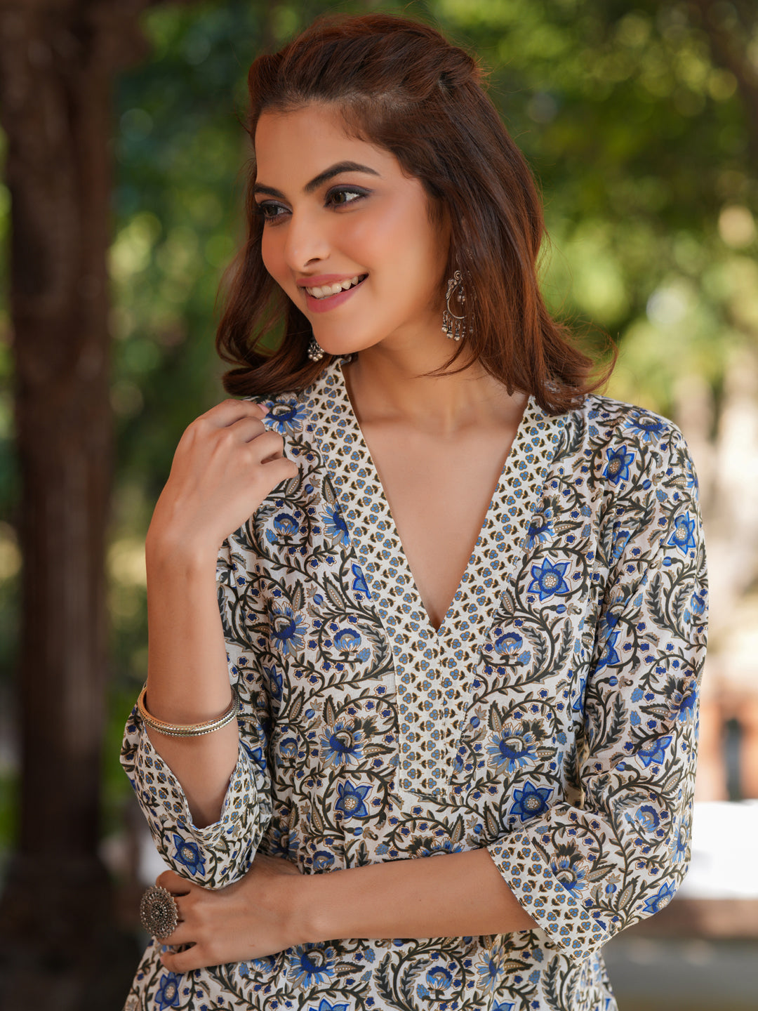 Janasya Light Cotton Floral Straight Kurta Set | Swadesiicart
