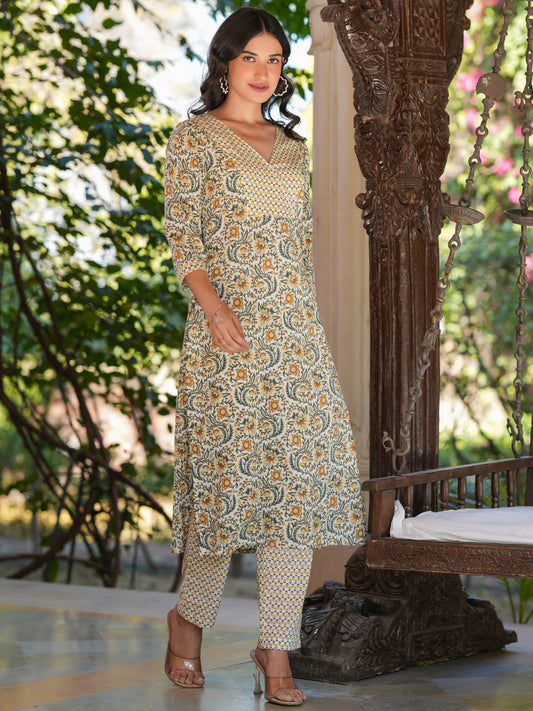 Janasya Light Cotton Floral Straight Kurta Set | Swadesiicart