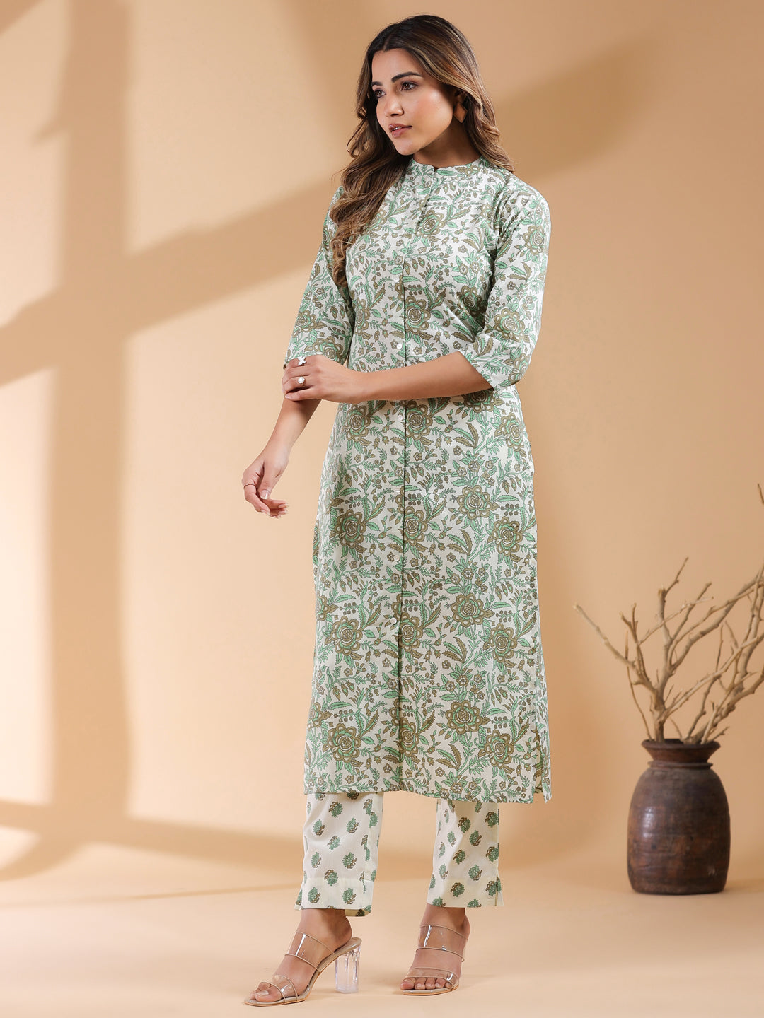 Janasya Light Cotton Floral Straight Kurta Set | Swadesiicart