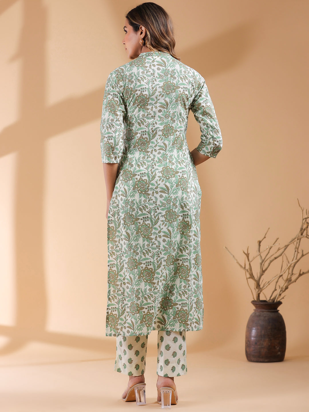 Janasya Light Cotton Floral Straight Kurta Set | Swadesiicart