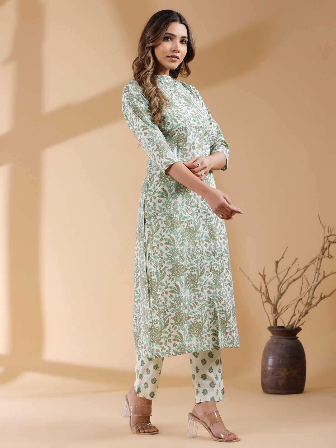 Janasya Light Cotton Floral Straight Kurta Set | Swadesiicart