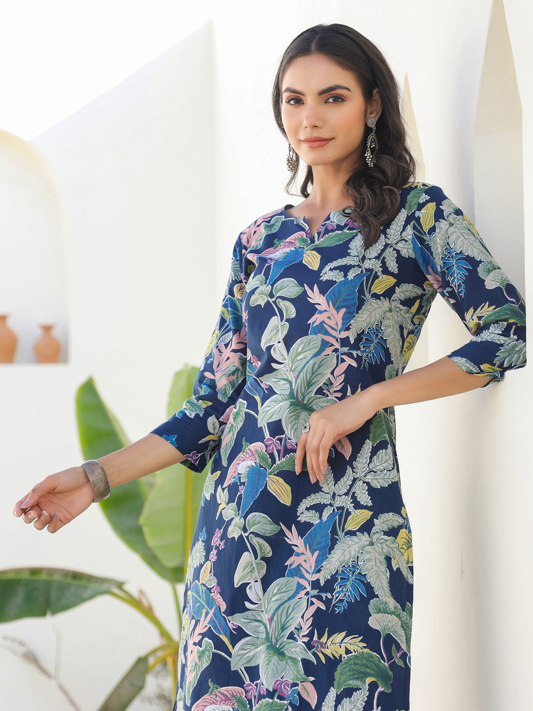 Janasya Dark Cotton Floral Straight Kurta Set | Swadesiicart