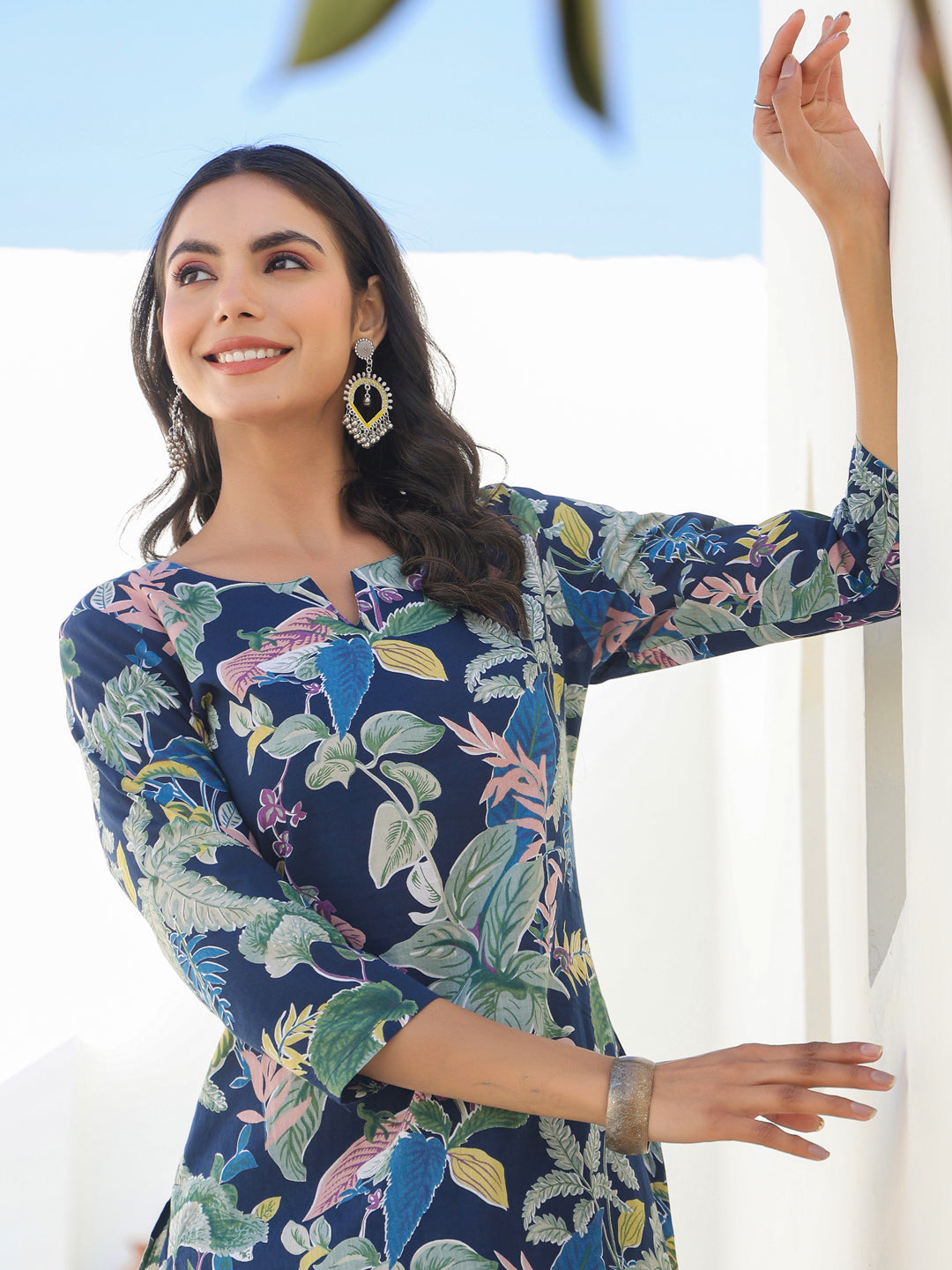 Janasya Dark Cotton Floral Straight Kurta Set | Swadesiicart
