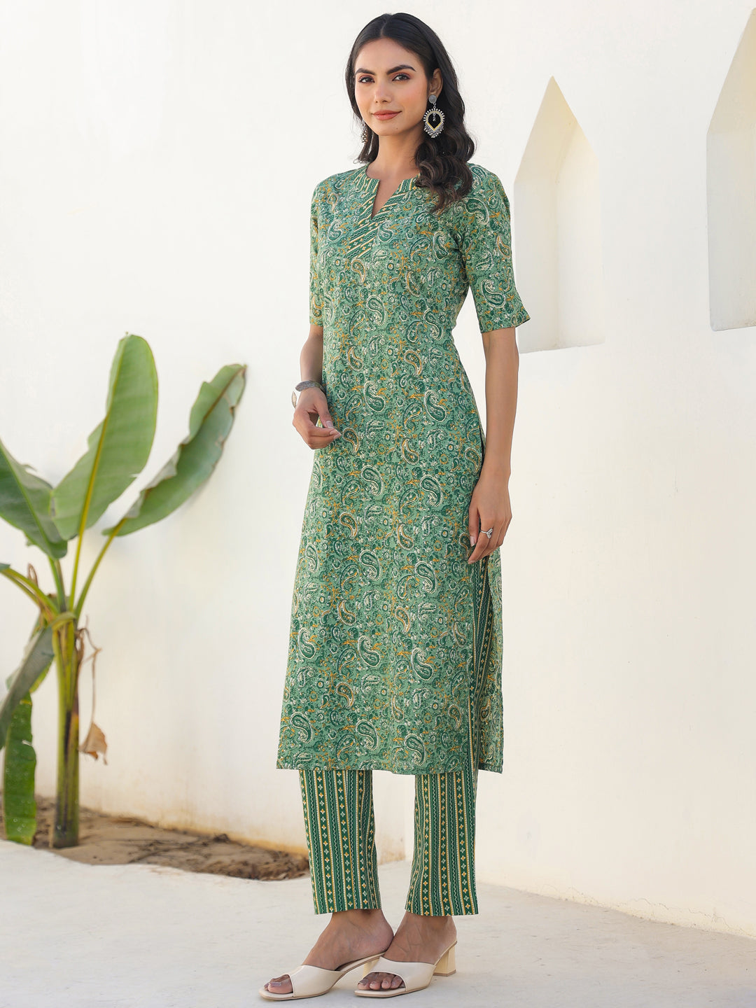 Janasya Light Cotton Paisley Straight Kurta Set | Swadesiicart