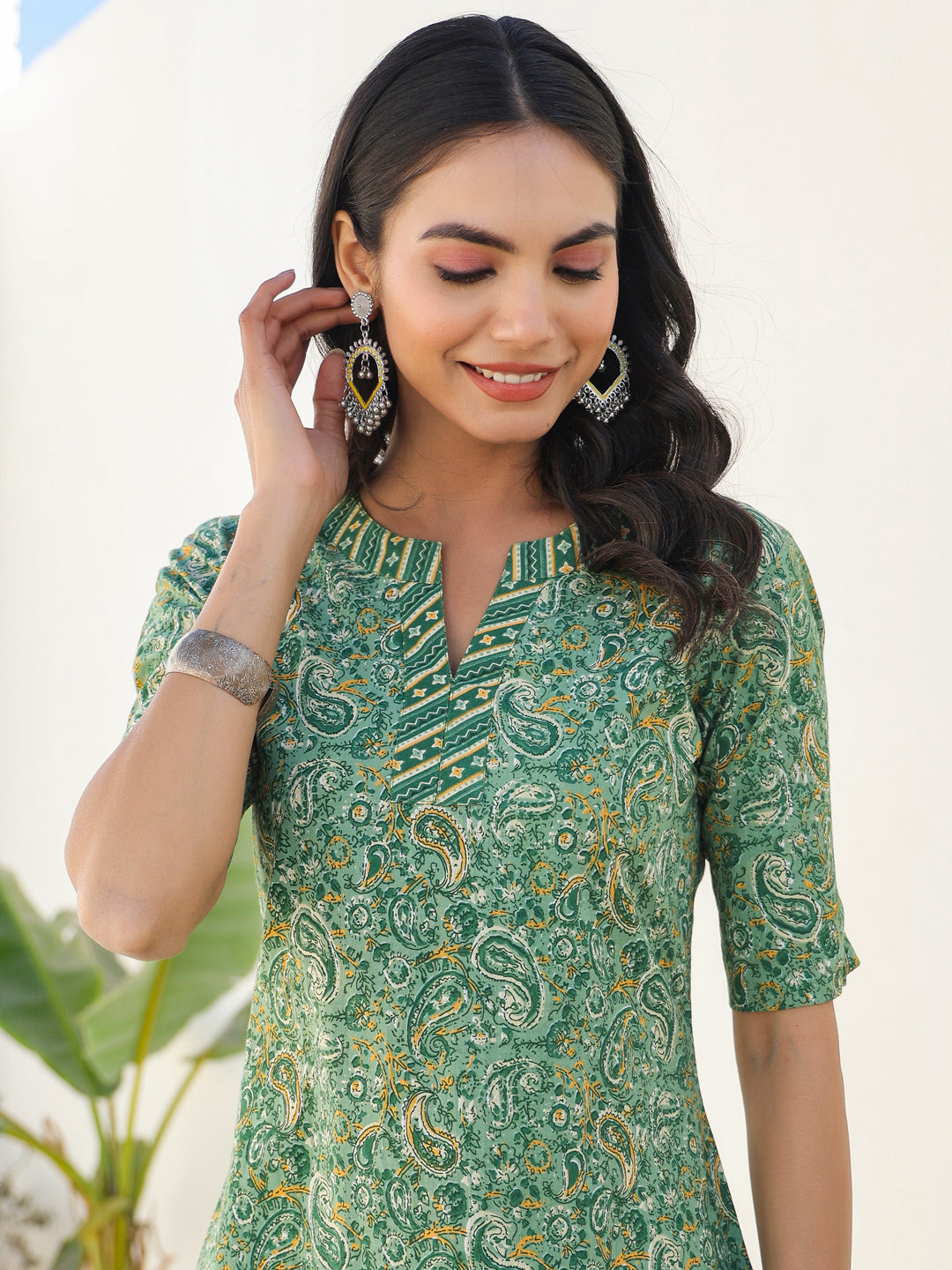 Janasya Light Cotton Paisley Straight Kurta Set | Swadesiicart