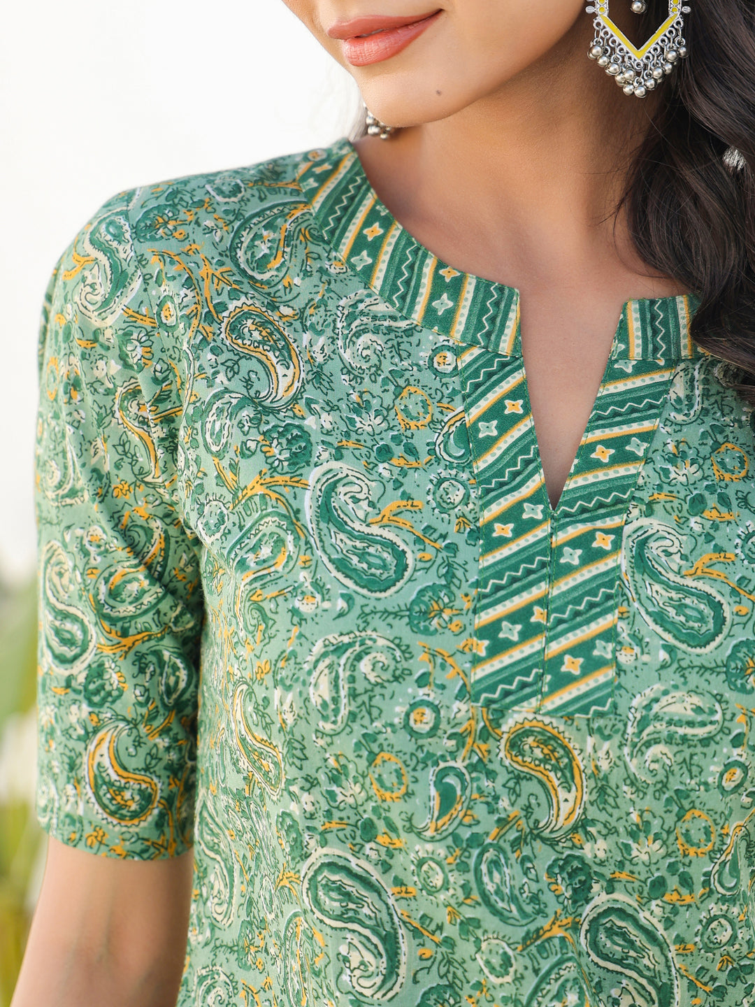 Janasya Light Cotton Paisley Straight Kurta Set | Swadesiicart
