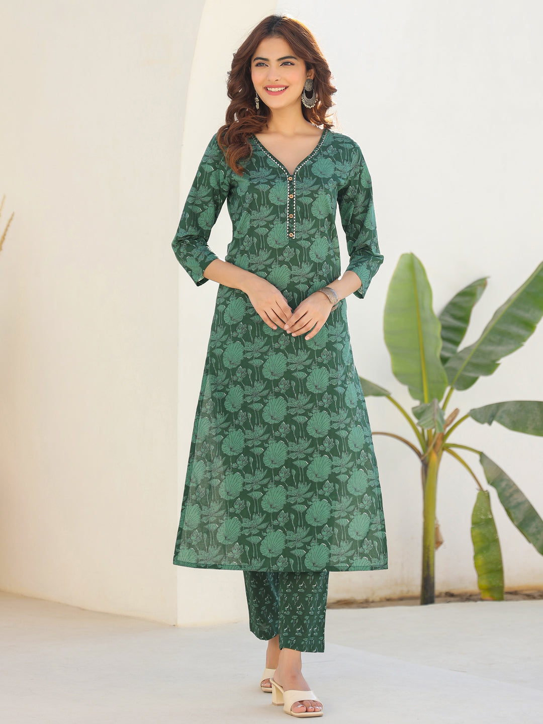 Janasya Dark Cotton Floral Straight Kurta Set | Swadesiicart