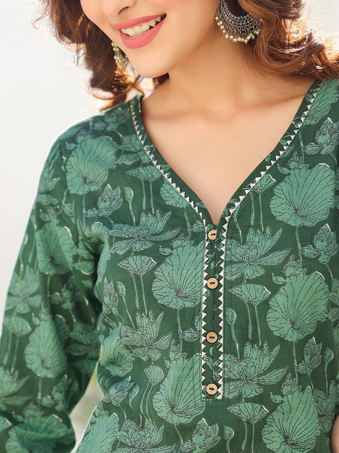 Janasya Dark Cotton Floral Straight Kurta Set | Swadesiicart
