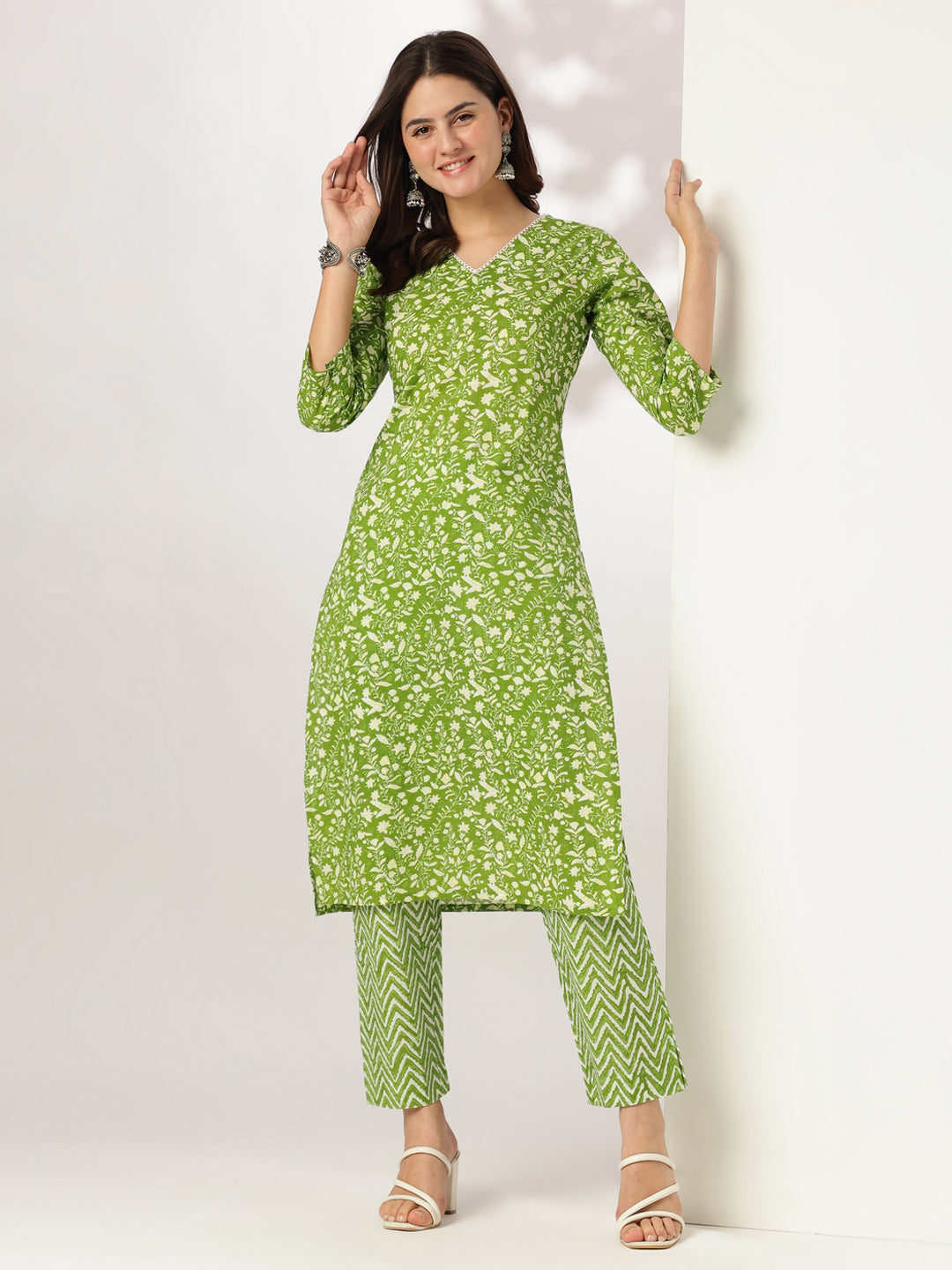 Janasya Bright Cotton Floral Straight Kurta Set | Swadesiicart