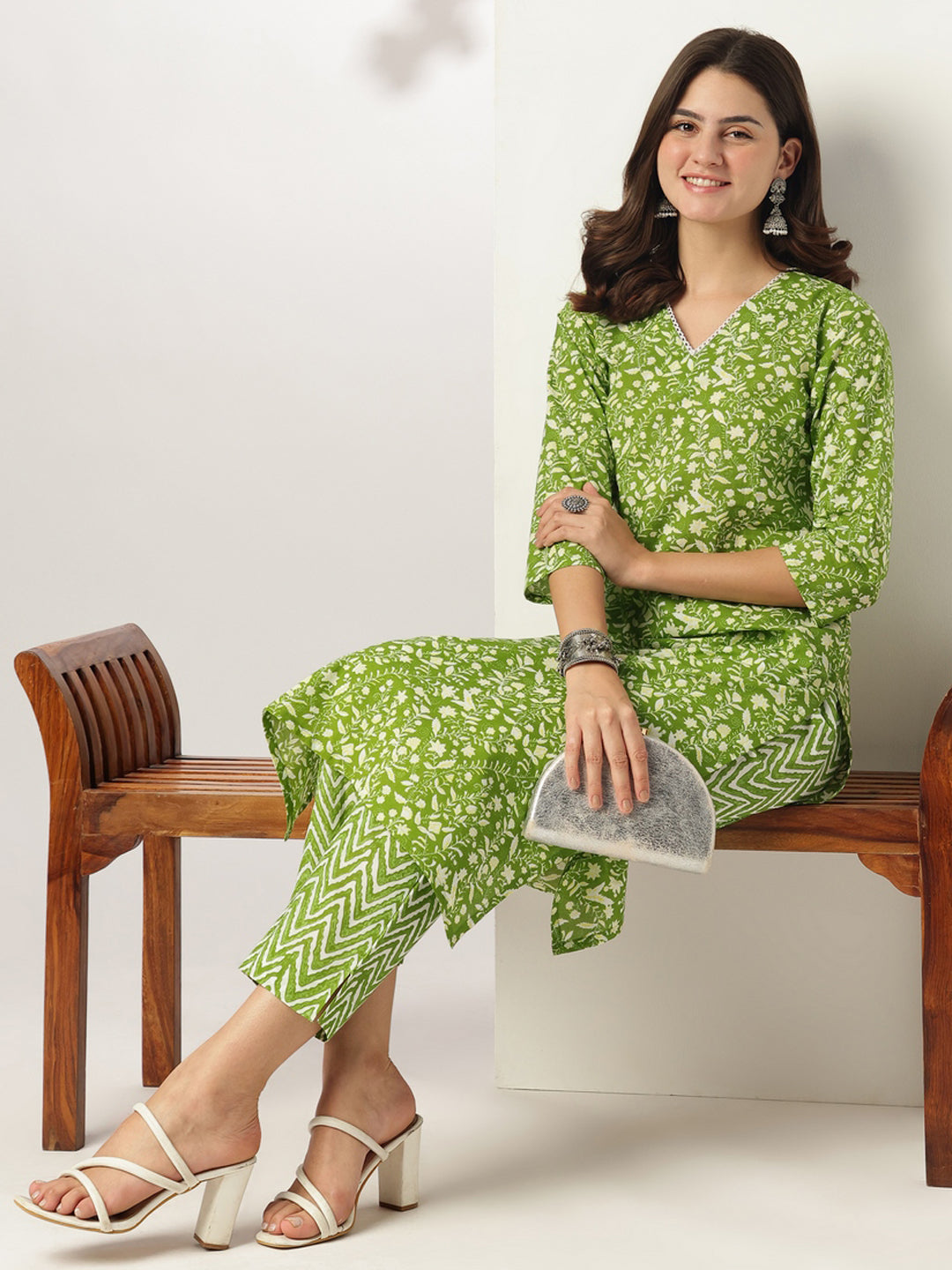 Janasya Bright Cotton Floral Straight Kurta Set | Swadesiicart