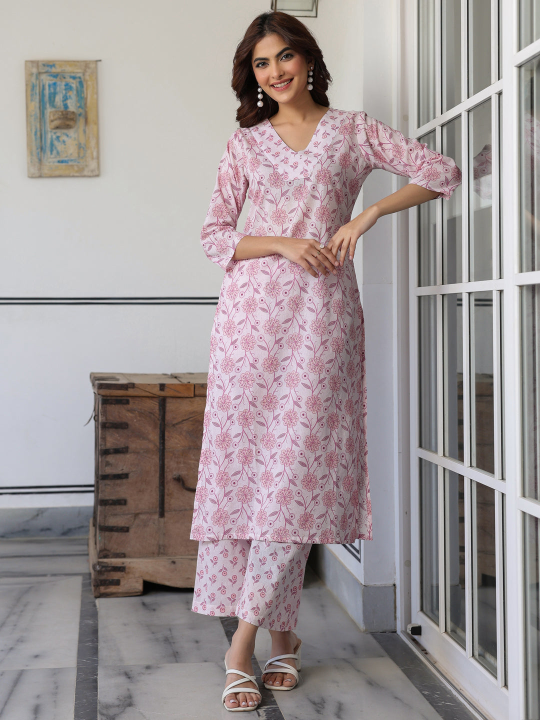 Janasya Light Cotton Floral Straight Kurta Set | Swadesiicart