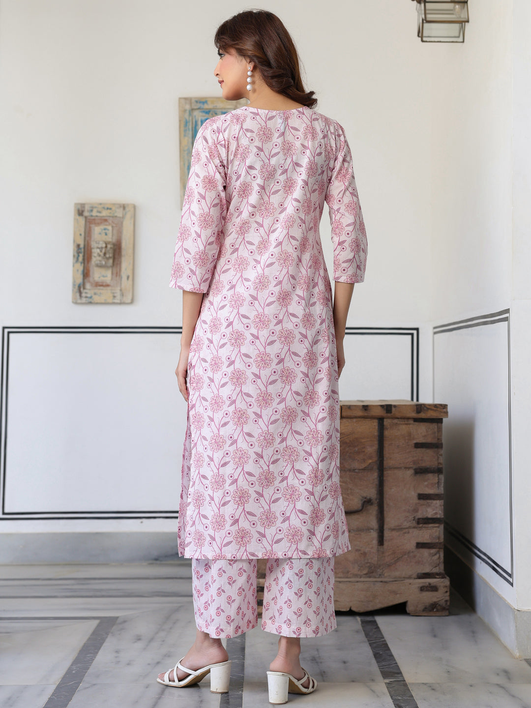 Janasya Light Cotton Floral Straight Kurta Set | Swadesiicart
