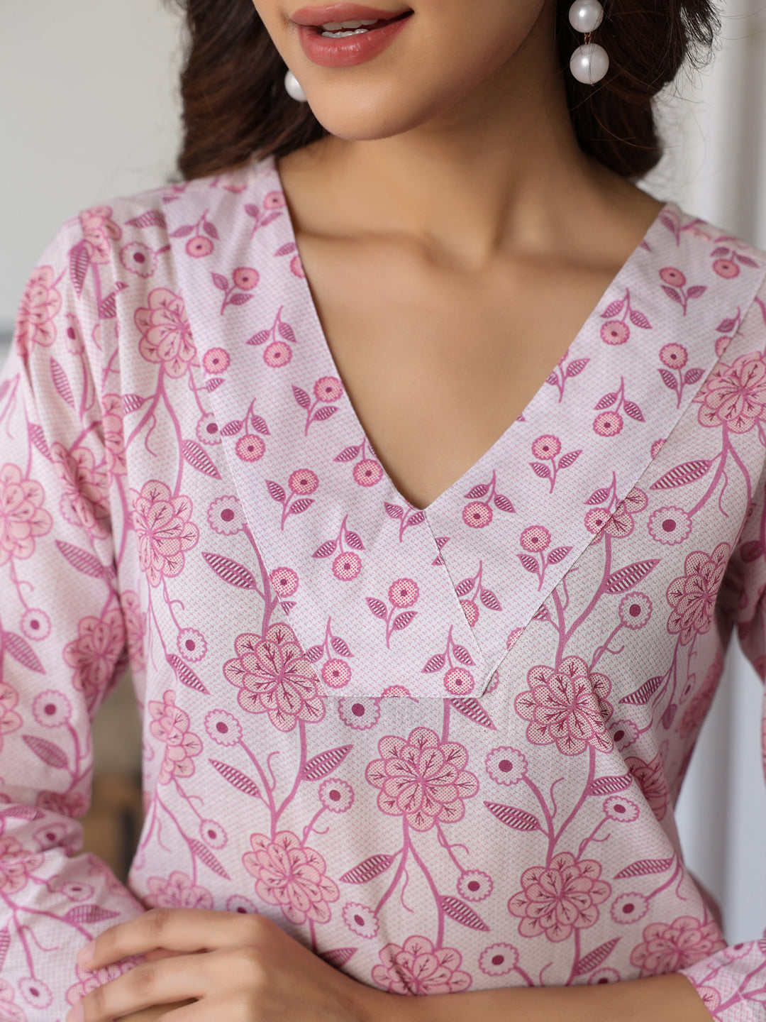 Janasya Light Cotton Floral Straight Kurta Set | Swadesiicart