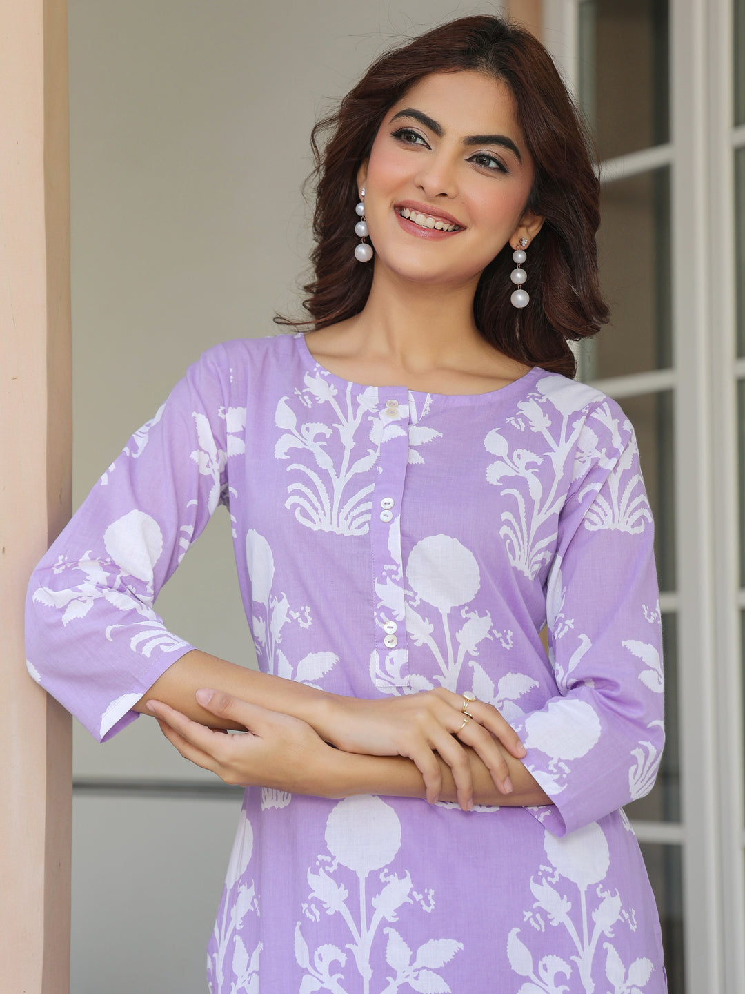 Janasya Light Cotton Floral Straight Kurta Set | Swadesiicart