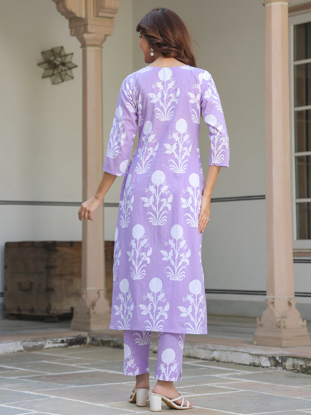 Janasya Light Cotton Floral Straight Kurta Set | Swadesiicart
