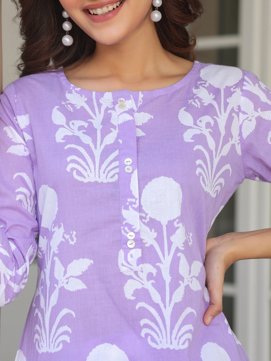 Janasya Light Cotton Floral Straight Kurta Set | Swadesiicart