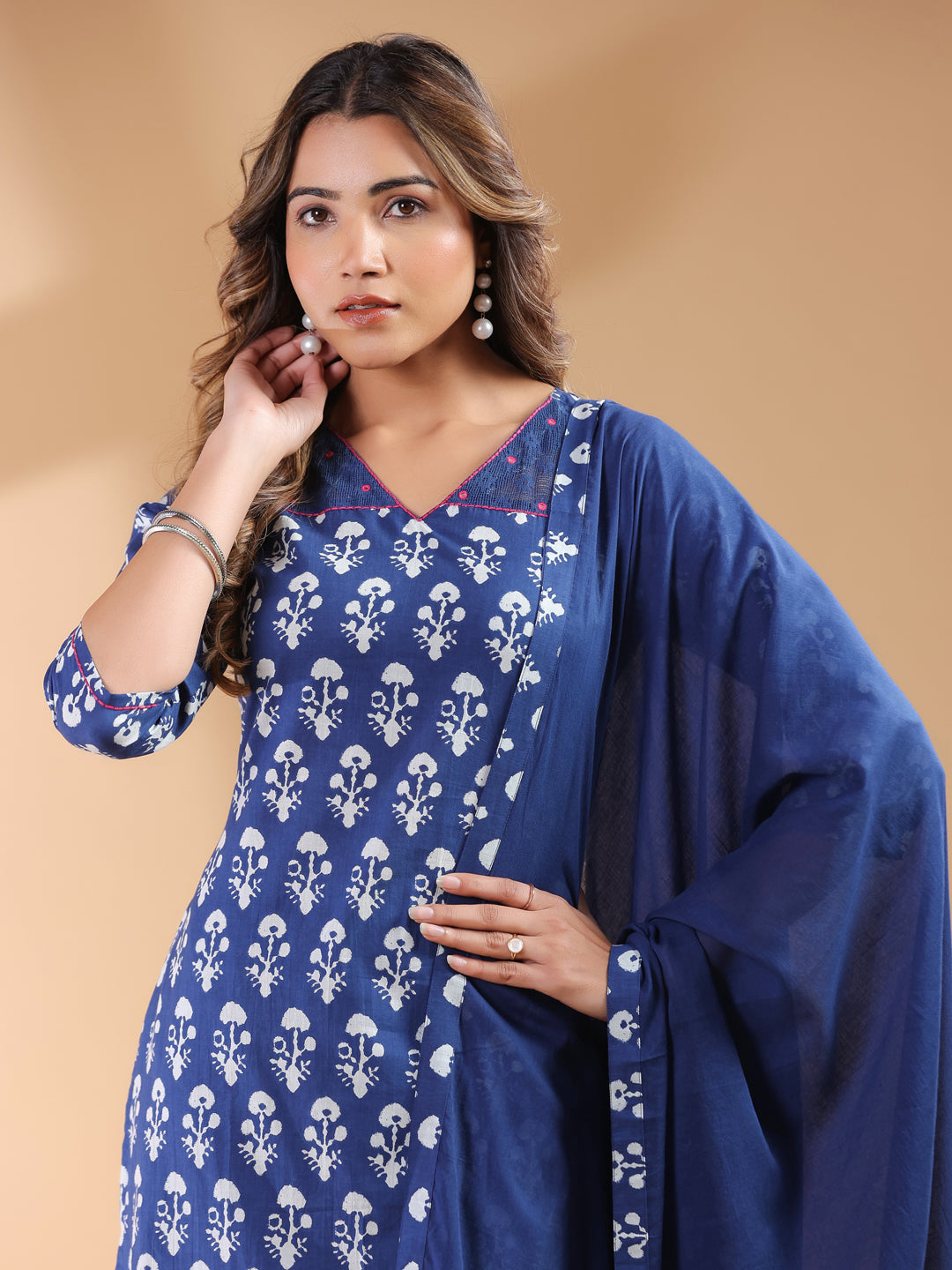 Janasya Dark Cotton Ethnic Motifs Straight Kurta Set | Swadesiicart