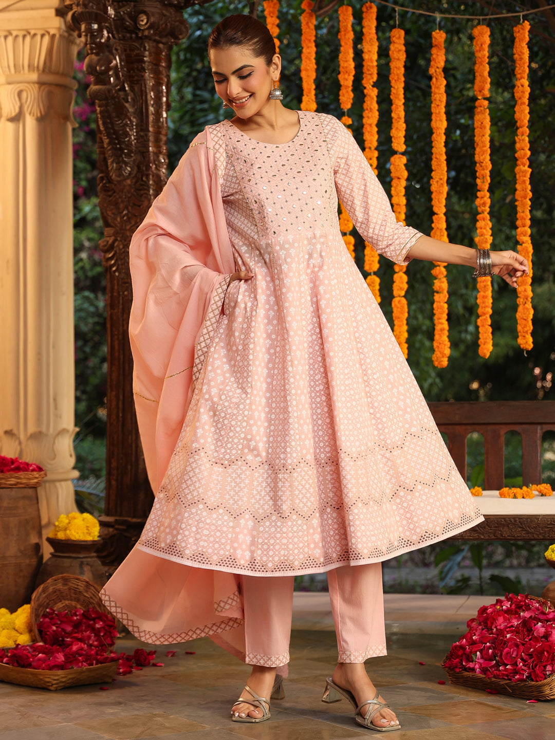 Janasya Light Cotton Ethnic Motifs Anarkali Kurta Set | Swadesiicart