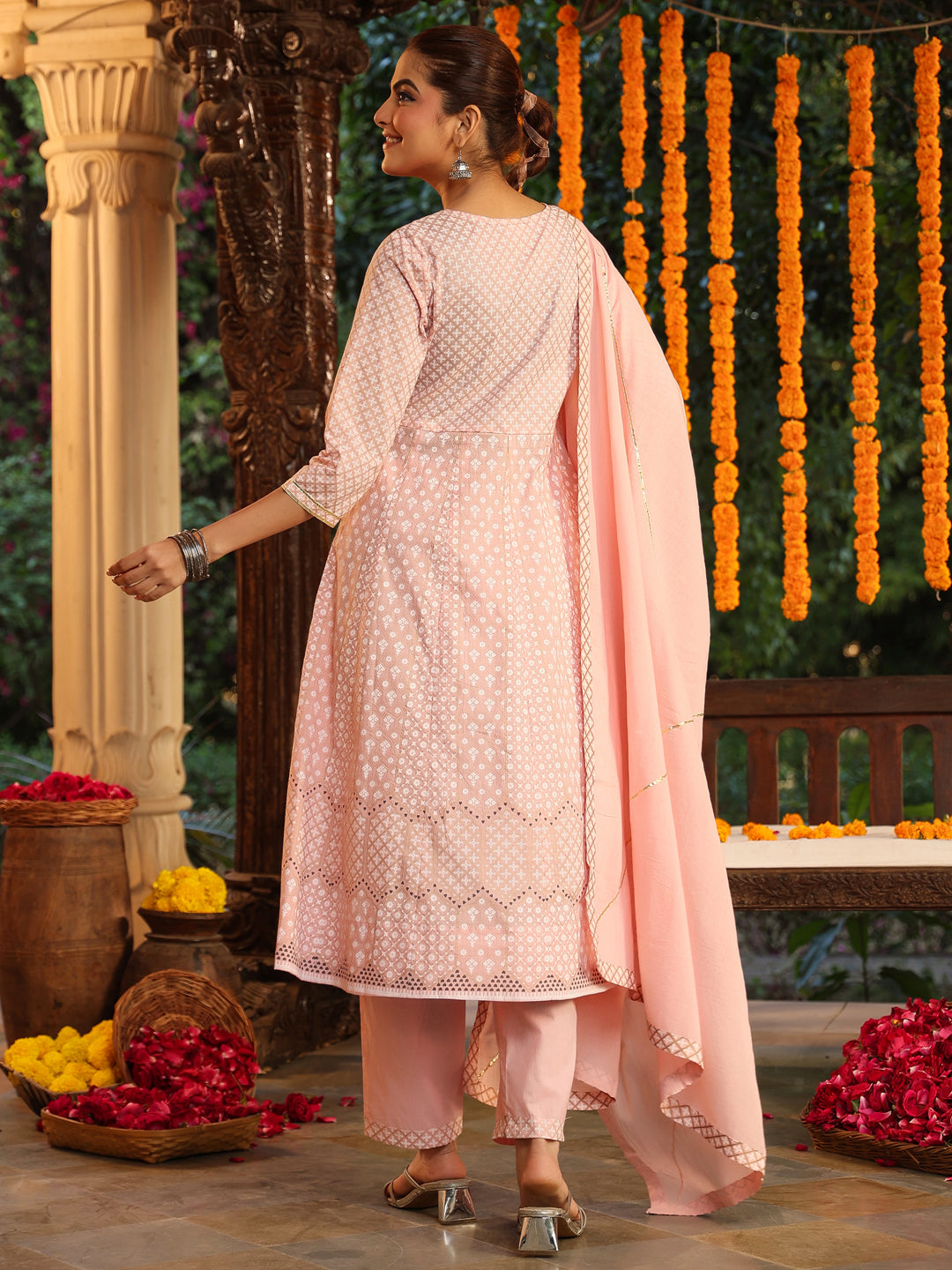 Janasya Light Cotton Ethnic Motifs Anarkali Kurta Set | Swadesiicart