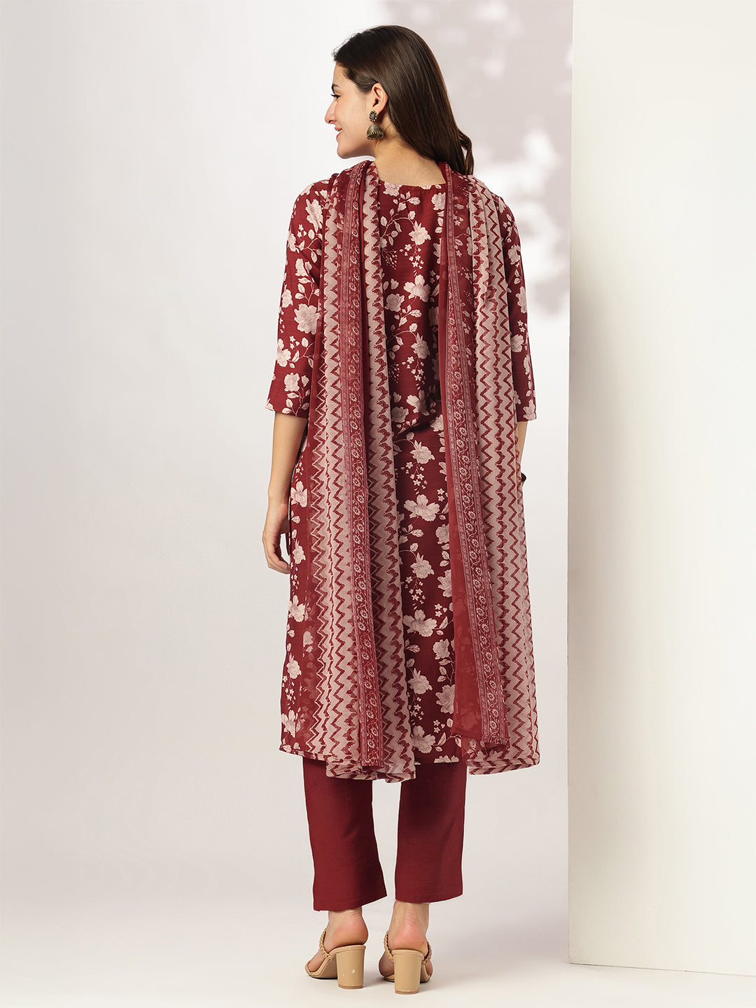 Janasya Dark Rayon Blend Floral Straight Kurta Set | Swadesiicart