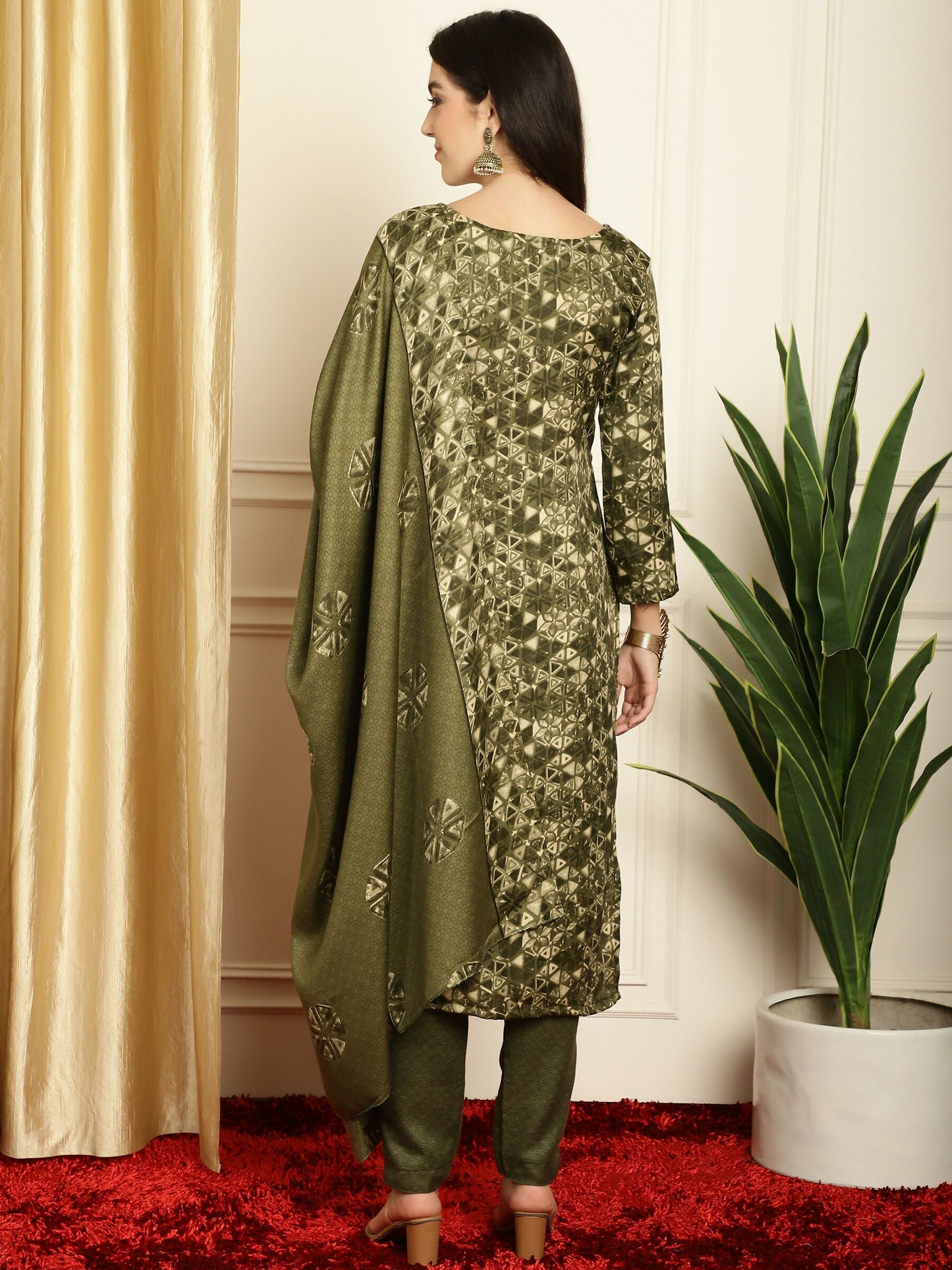 Jyoti Fashion Women's Green Pashmina Floral Digital Printed Kurta with Trouser & Dupatta | Swadesiicart