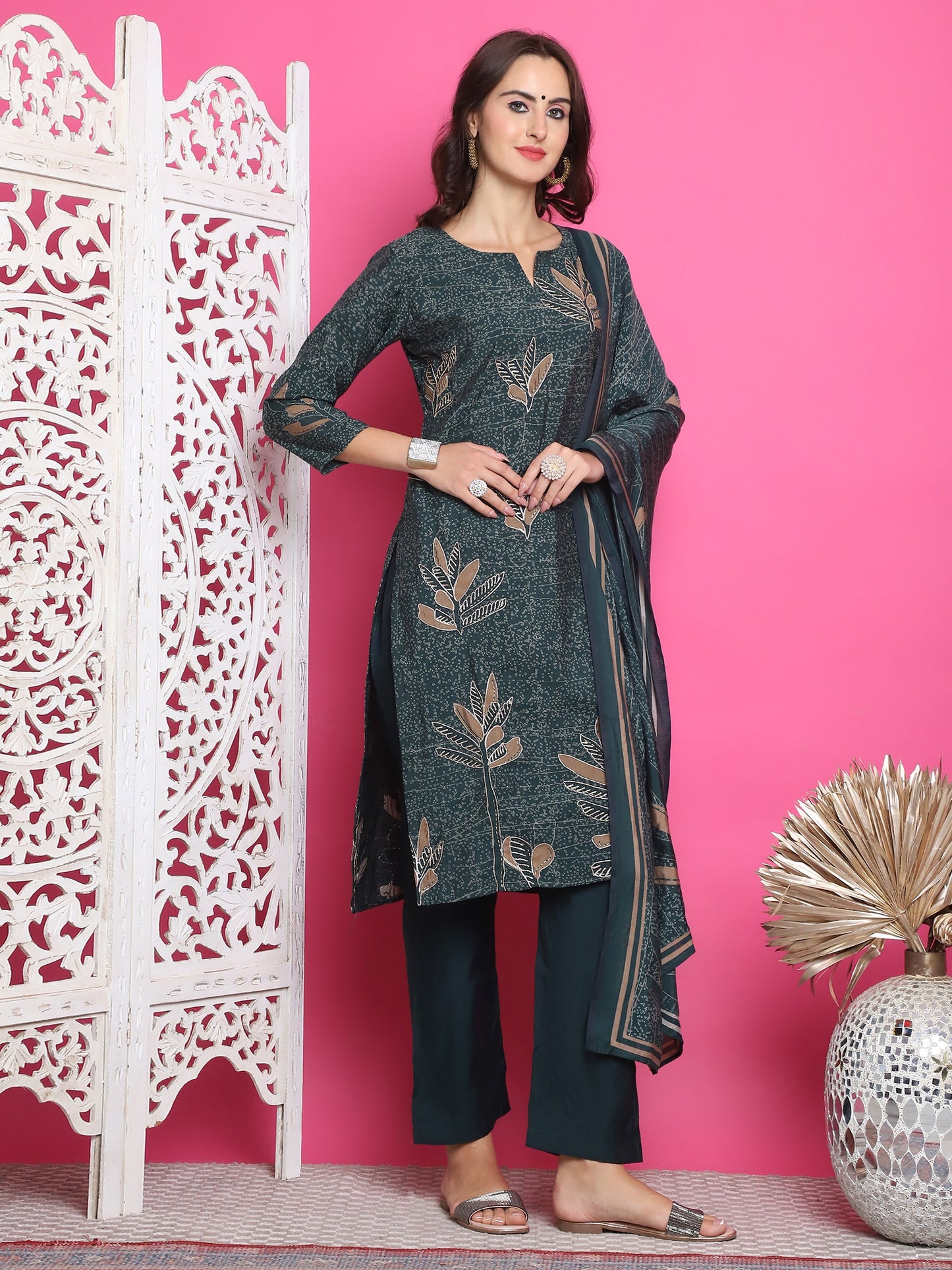 Jyoti Fashion Women's Green Muslin Floral Print with Jari & Crystal work Kurta with Trouser & Dupatta | Swadesiicart