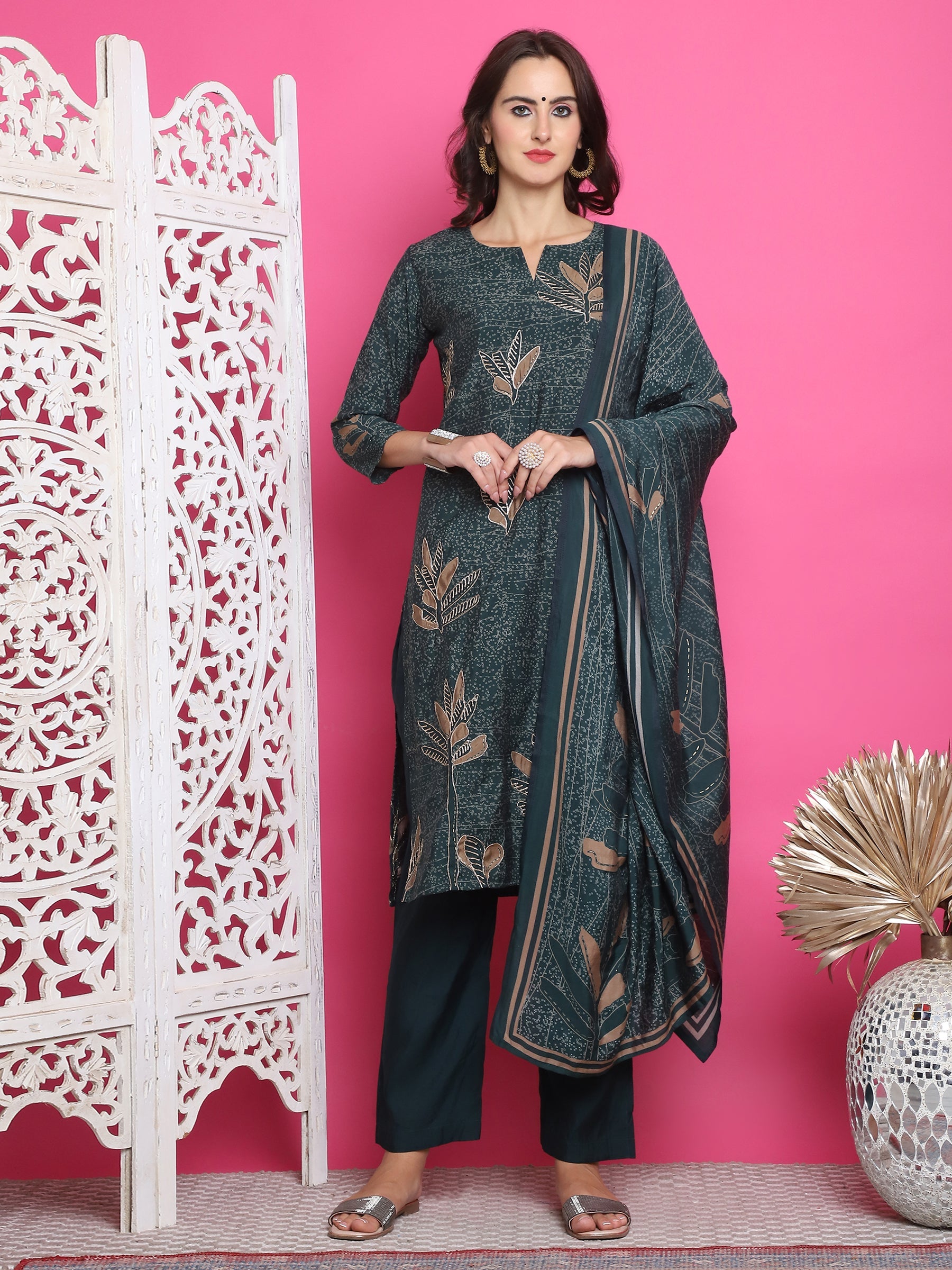 Jyoti Fashion Women's Green Muslin Floral Print with Jari & Crystal work Kurta with Trouser & Dupatta | Swadesiicart