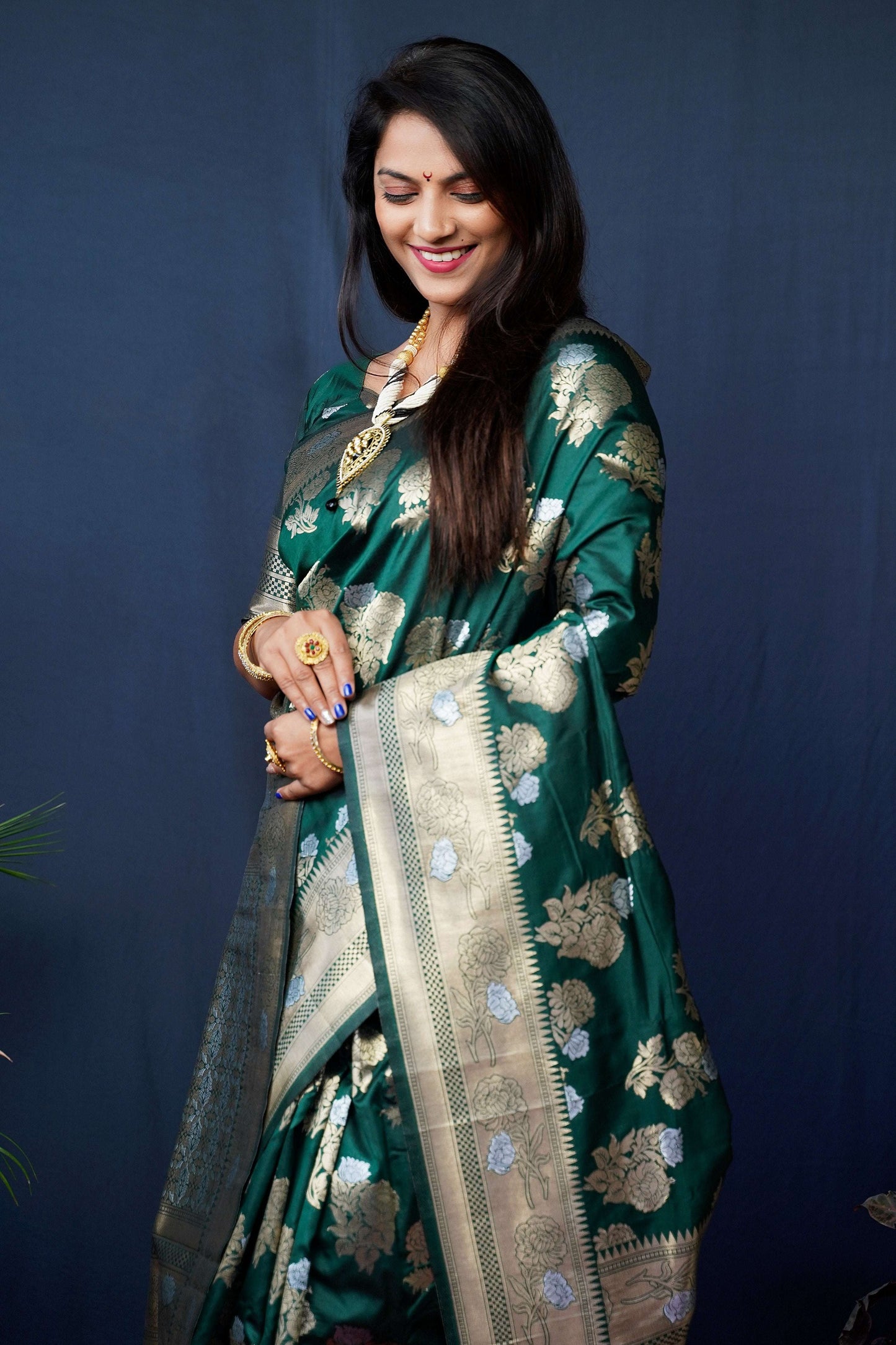 Jyoti Fashion Women's Bottle Green Handloom Banarasi Silk Zari Woven Saree with Blouse | Swadesiicart