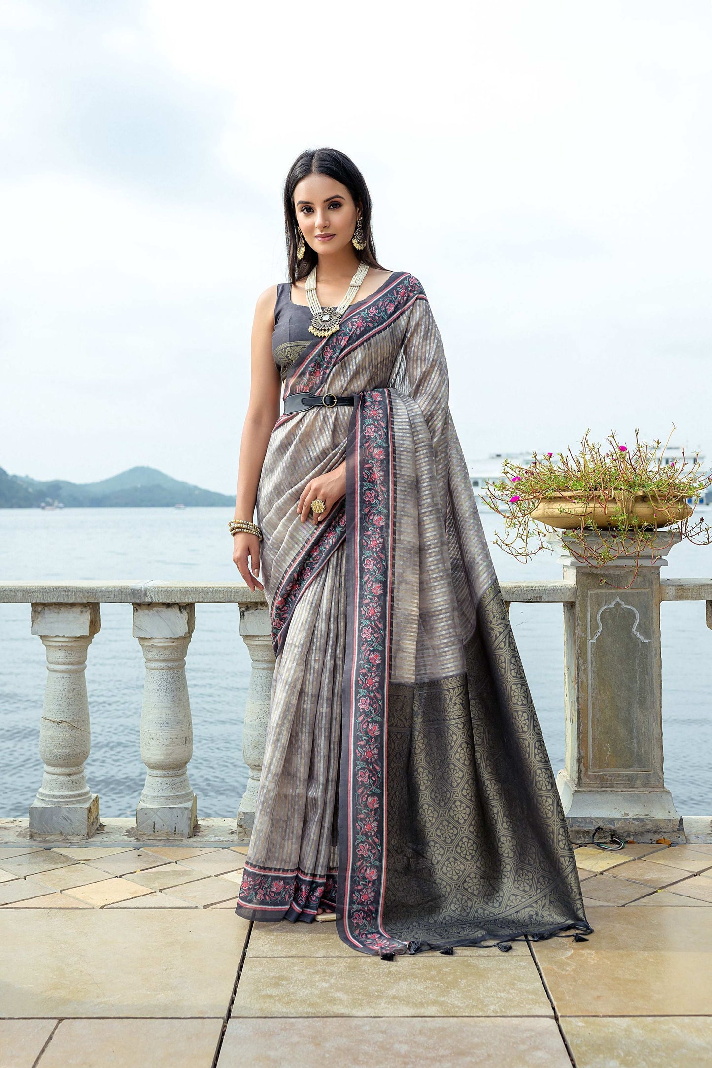 Jyoti Fashion Women's Grey Soft Silk Zari Woven Traditional Saree with Blouse | Swadesiicart