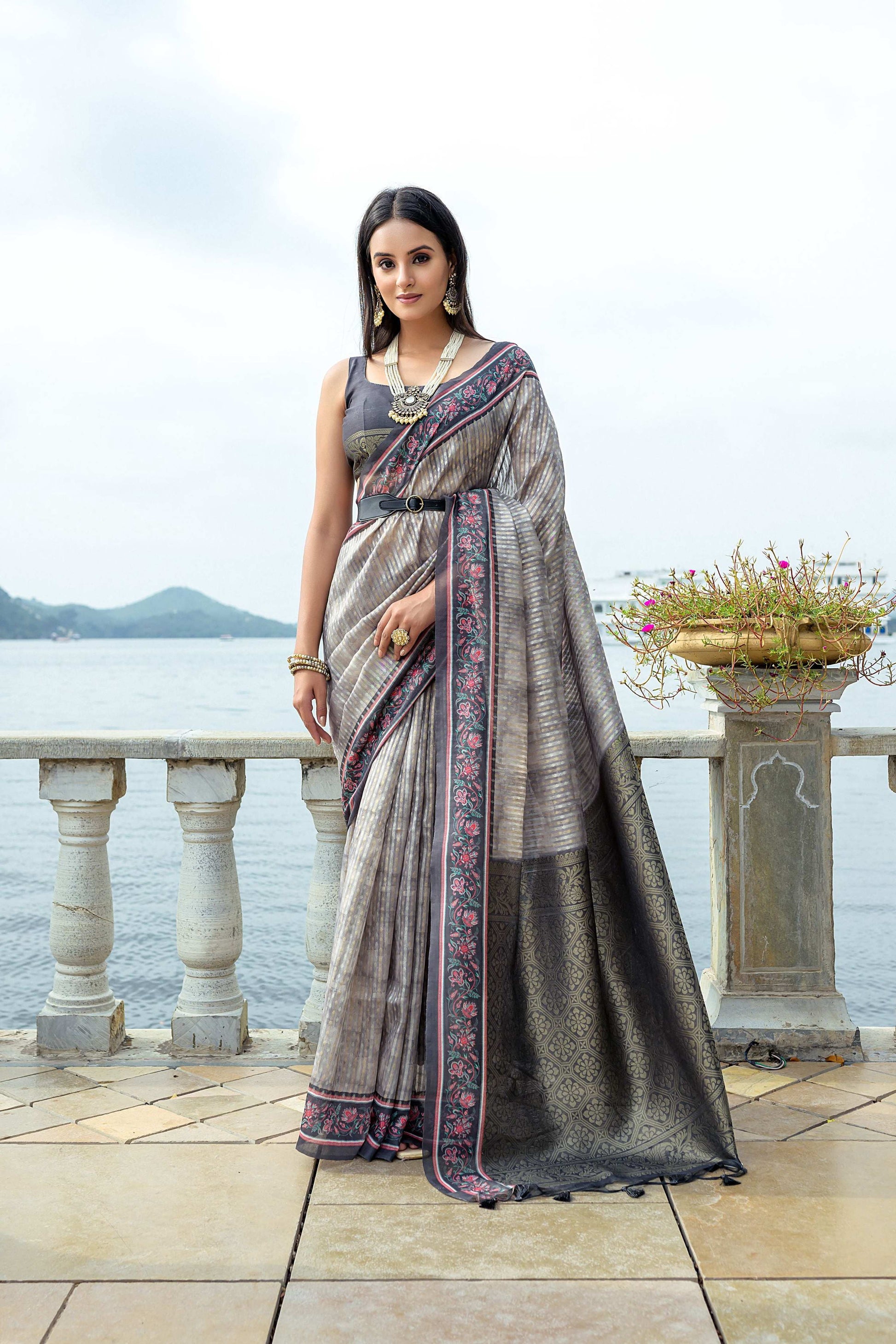 Jyoti Fashion Women's Grey Soft Silk Zari Woven Traditional Saree with Blouse | Swadesiicart