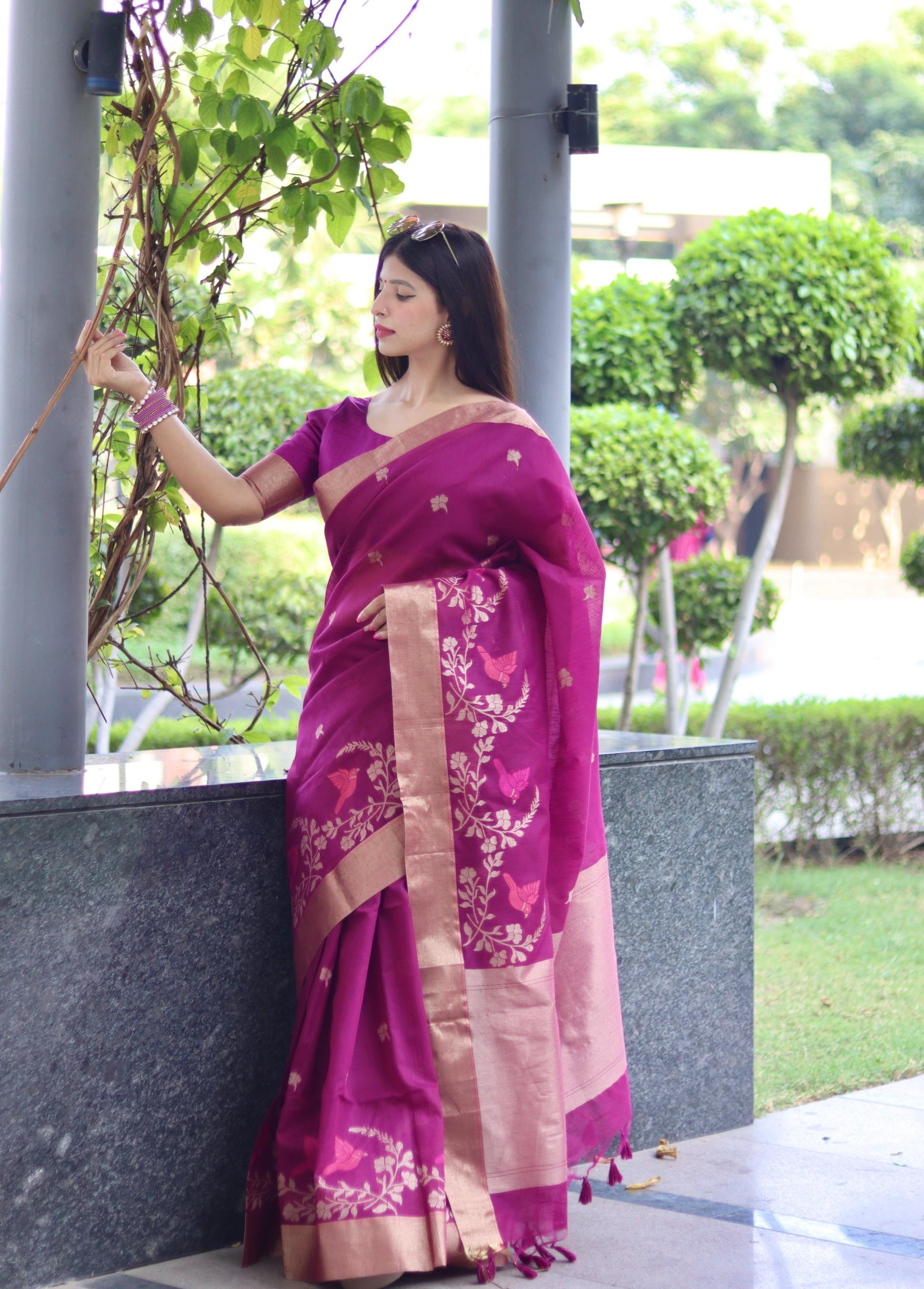 Jyoti Fashion Women's Magenta Linen Silk Zari Woven Traditional Saree with Blouse | Swadesiicart