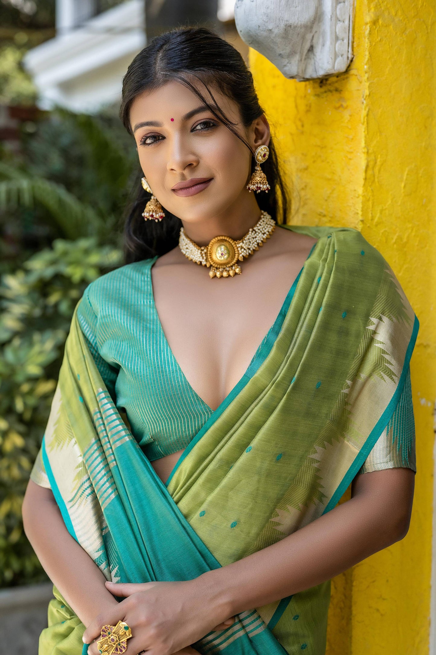 Jyoti Fashion Women's Green Tussar Silk Temple Border with Zari Lining Traditional Saree with Blouse | Swadesiicart