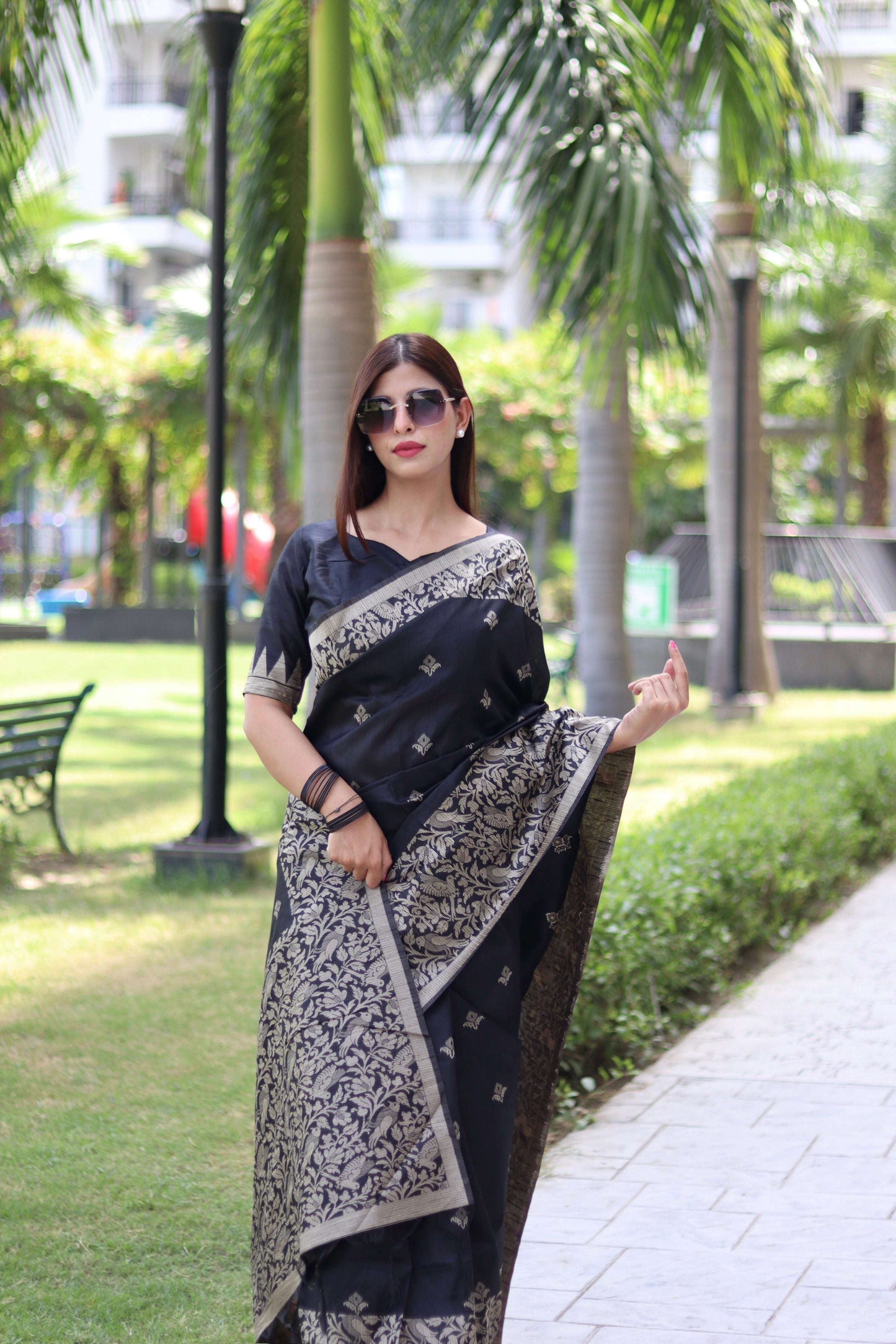 Jyoti Fashion Women's Black Handloom Raw Silk Weaving Pallu Traditional Saree with Blouse | Swadesiicart